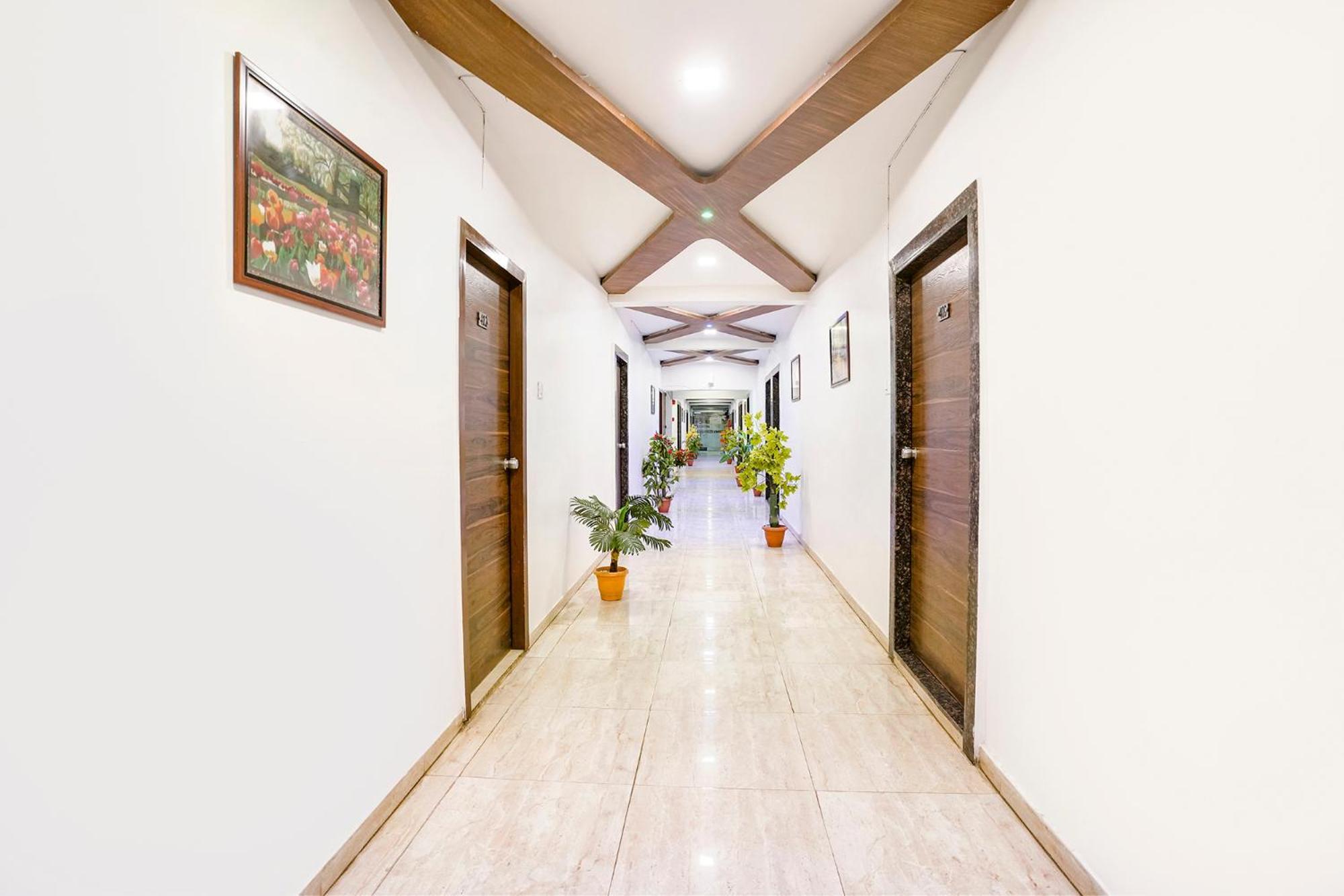 Fabhotel Ratna Palace Hotel Ahmedabad