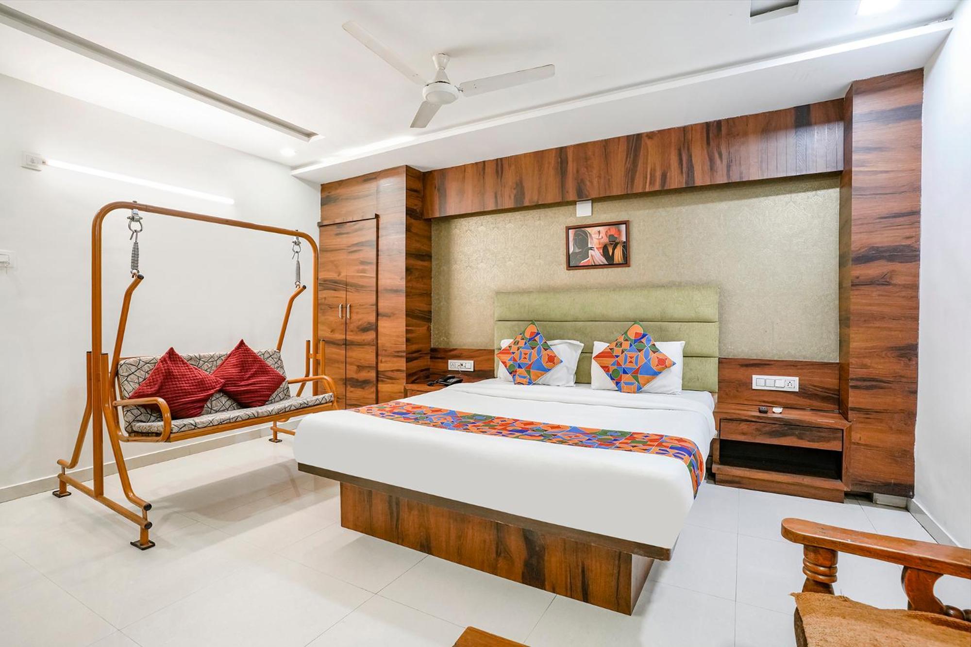 Fabhotel Ratna Palace Hotel 3*