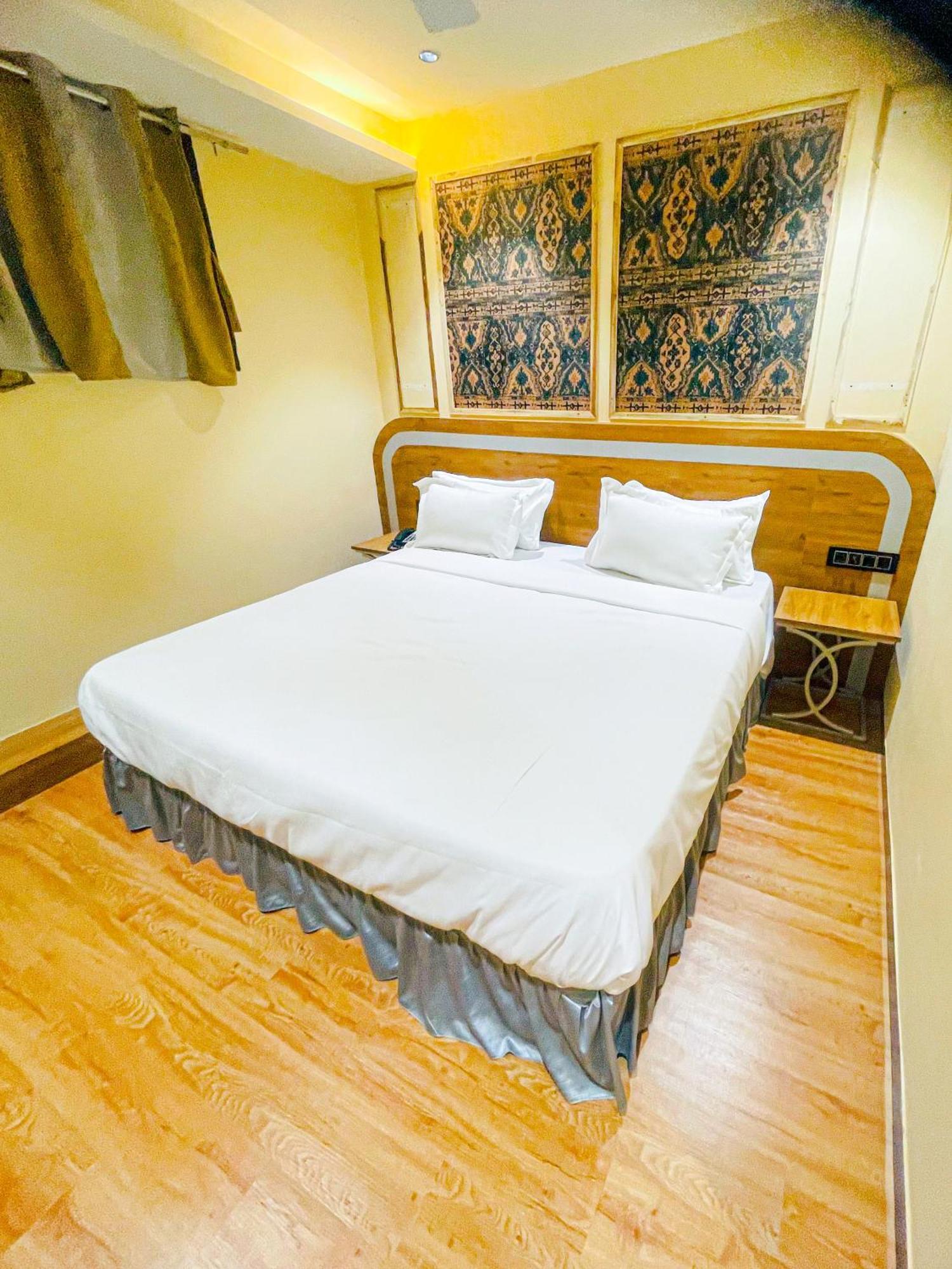 Hotel Nova Bopal 3*