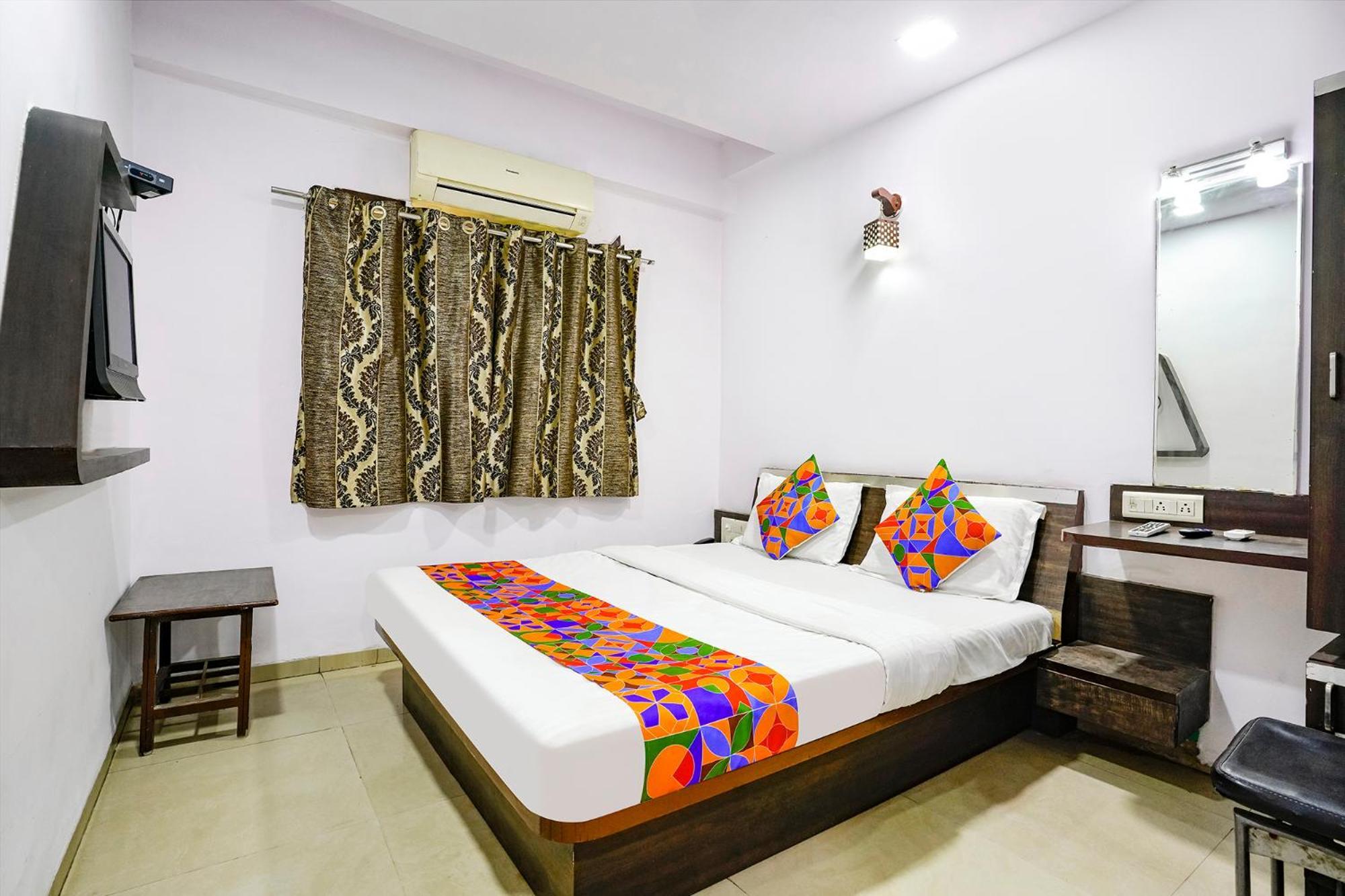 Fabhotel Santro Hotel *