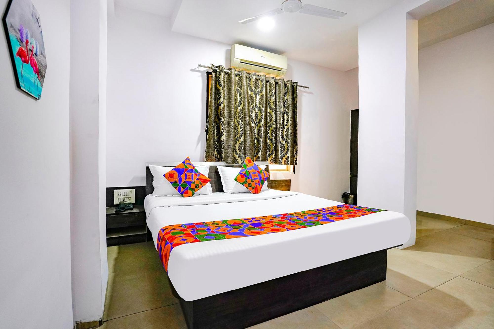 Fabhotel Santro Hotel *