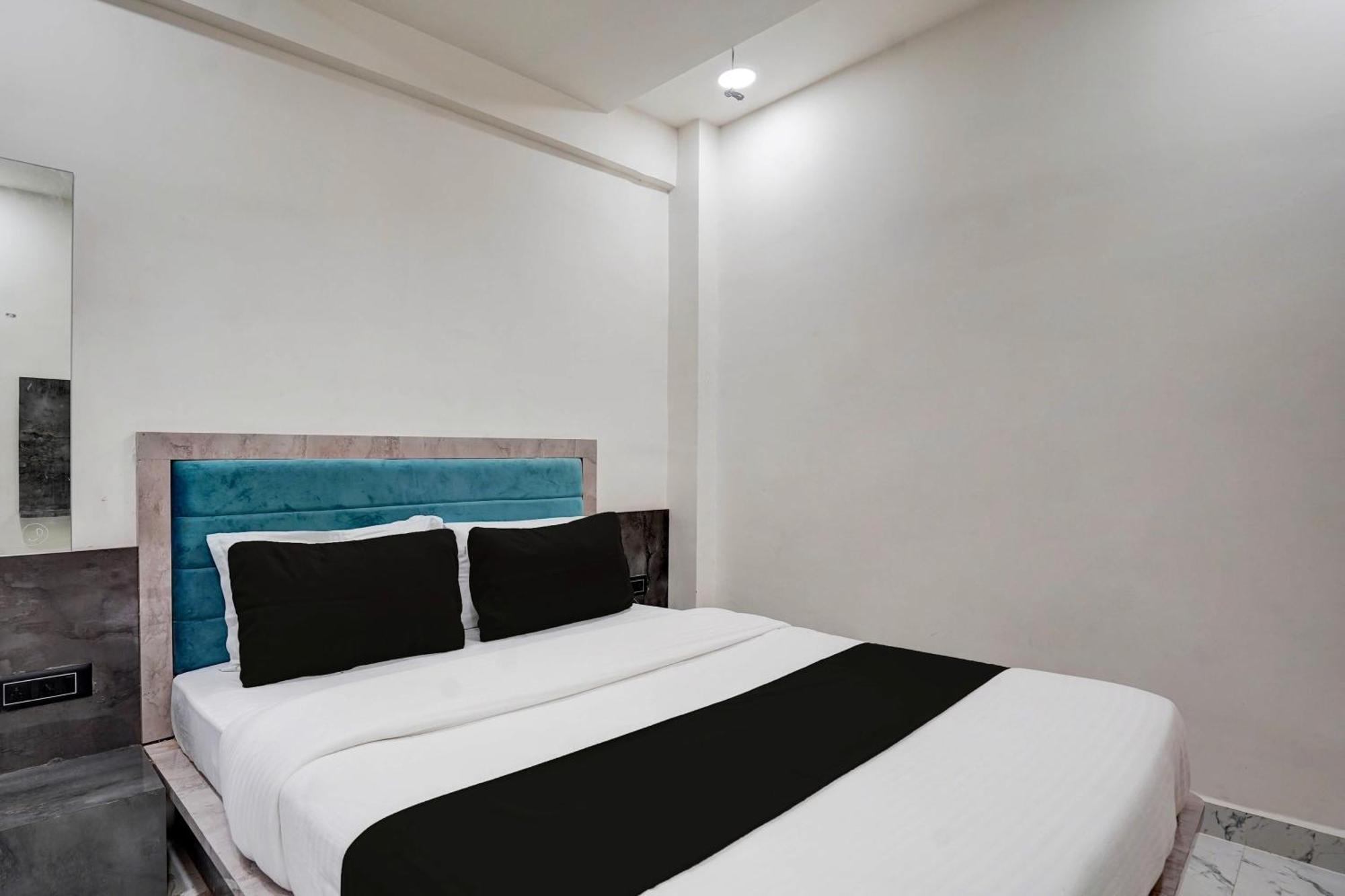 Oyo Westin Park Hotel