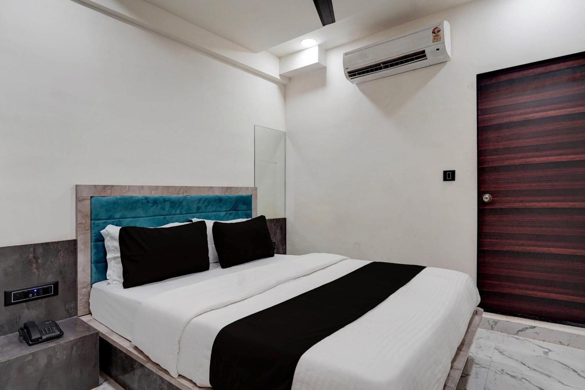 Hotel Oyo Westin Park 4*