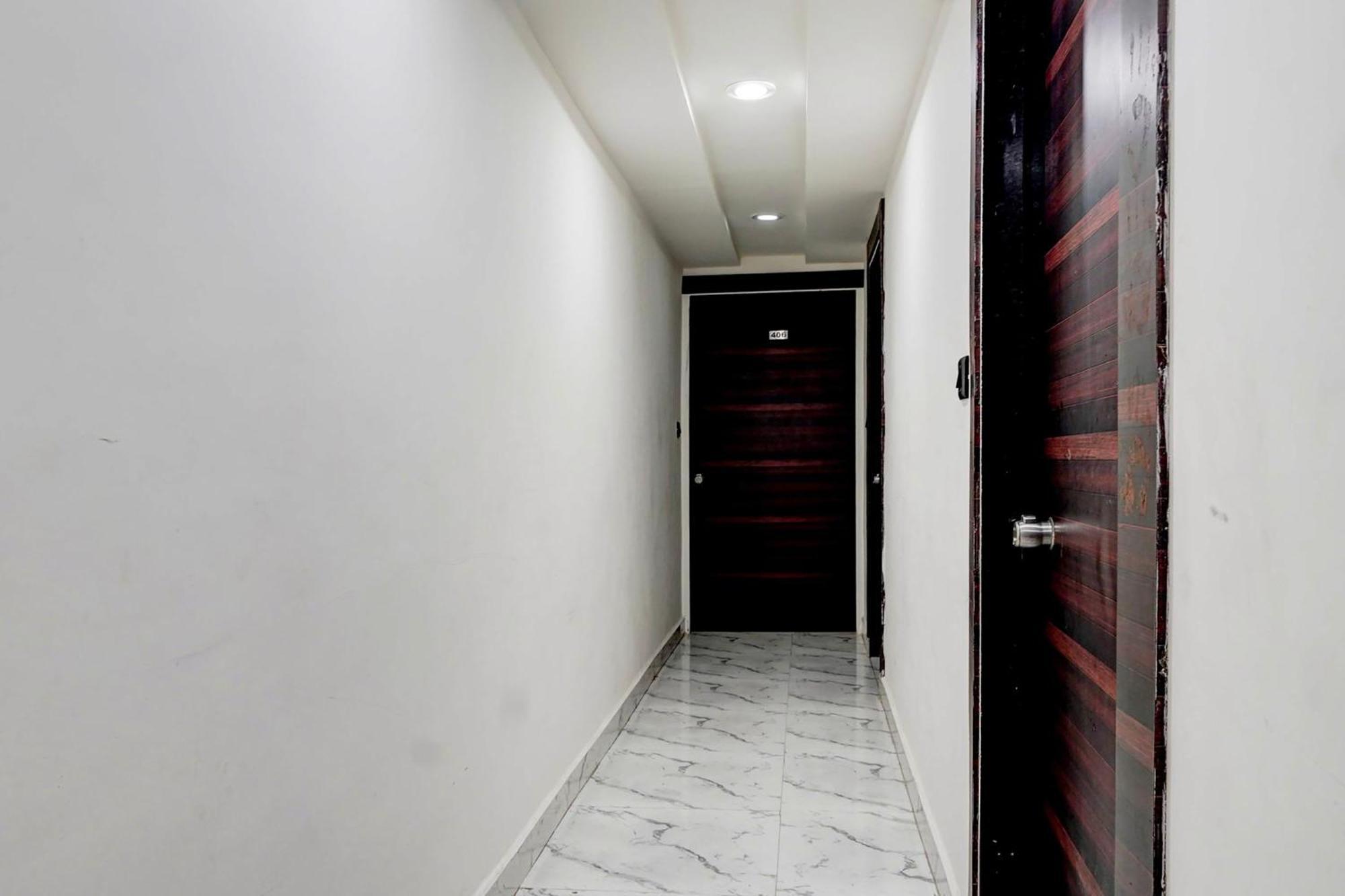 Hotel Oyo Westin Park Ahmedabad