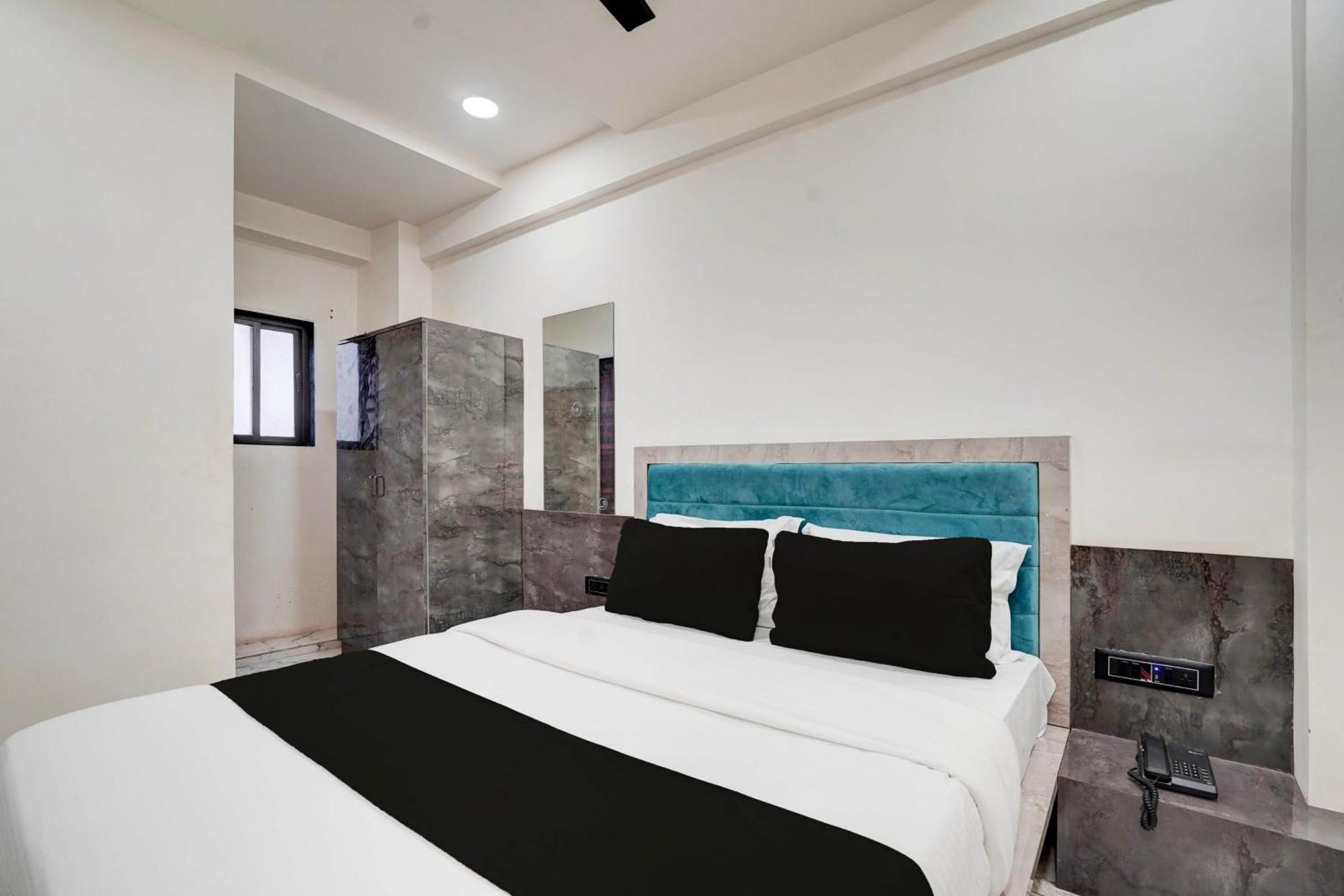 Hotel Oyo Westin Park 4*