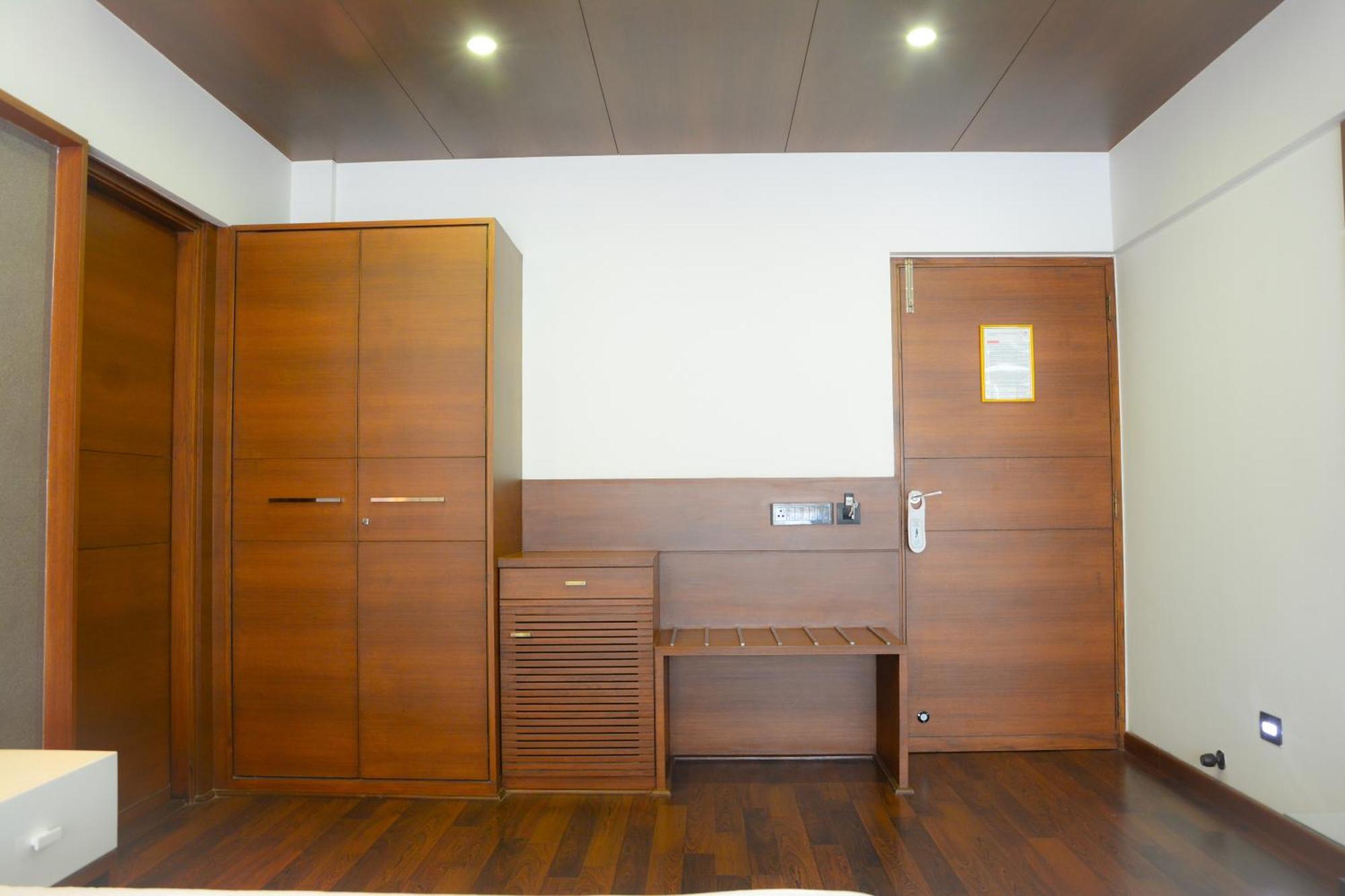 Hotel Platinum Residency