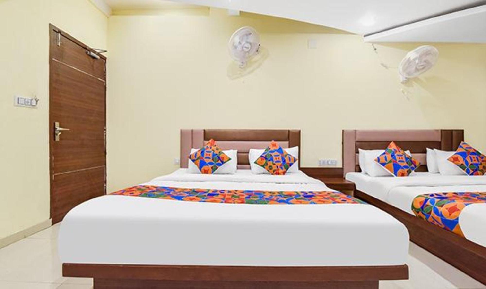 Fabexpress Poonam Palace Hotel