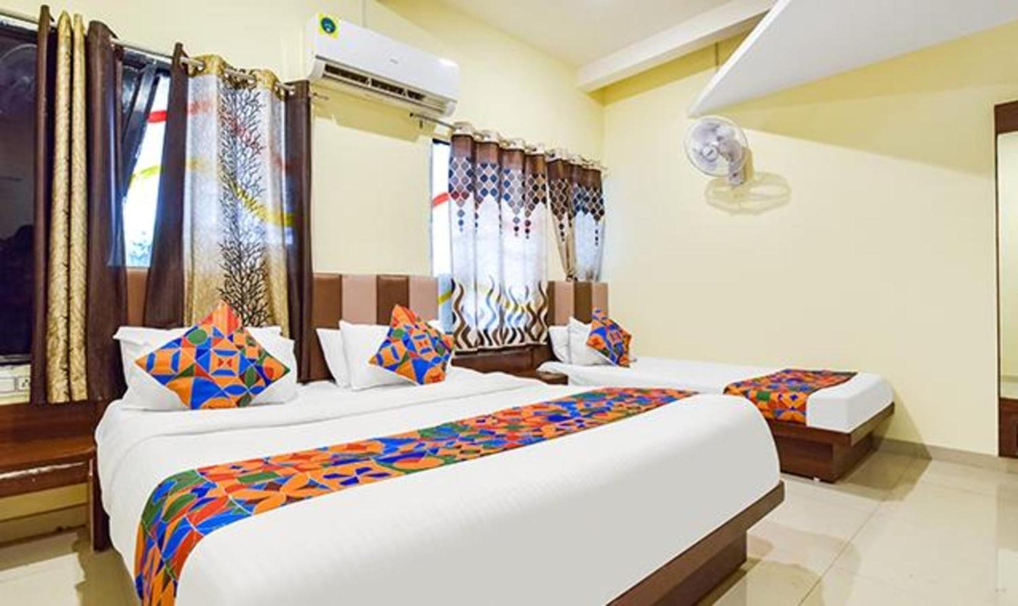 Hotel Fabexpress Poonam Palace Ahmedabad