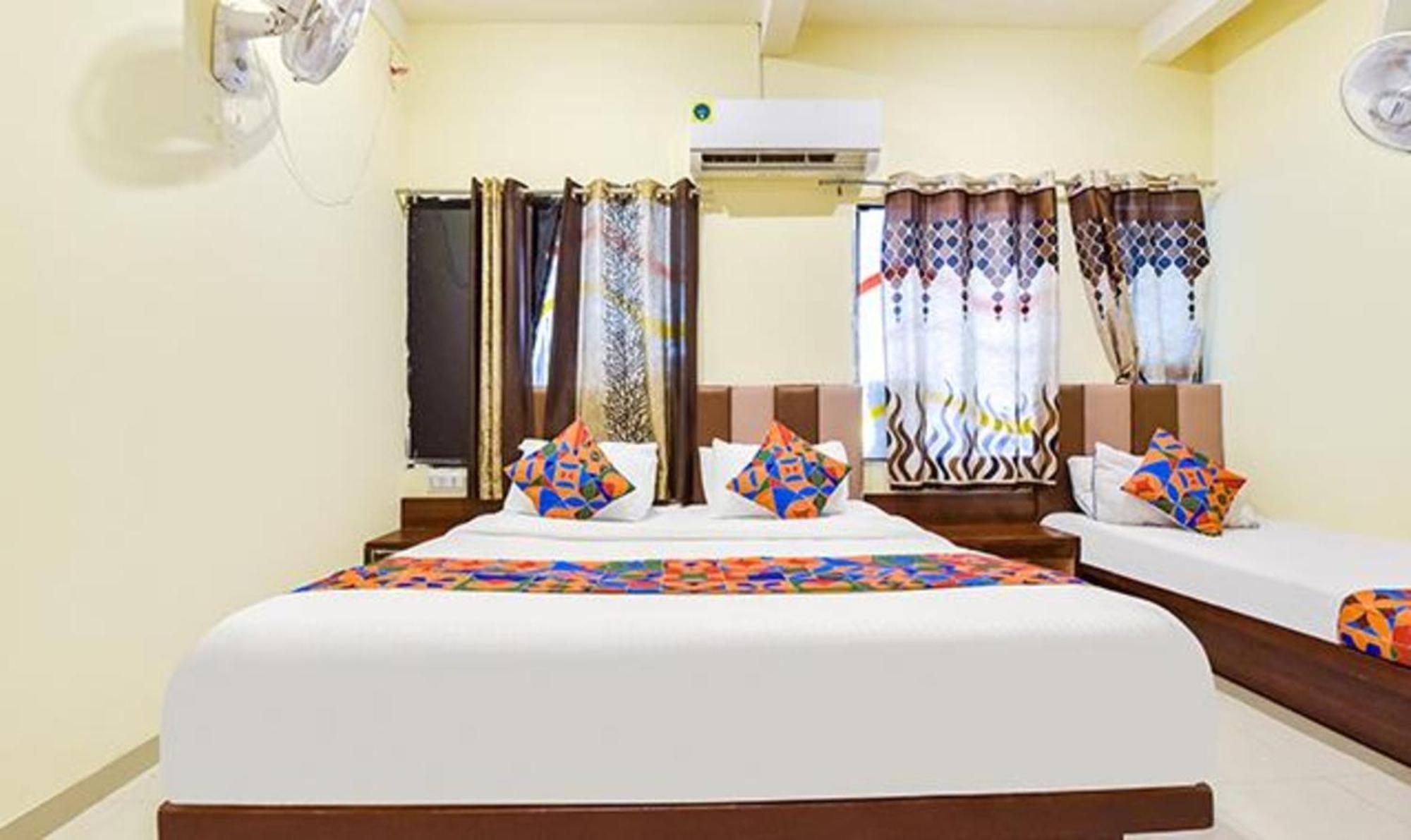 Fabexpress Poonam Palace Hotel 3*