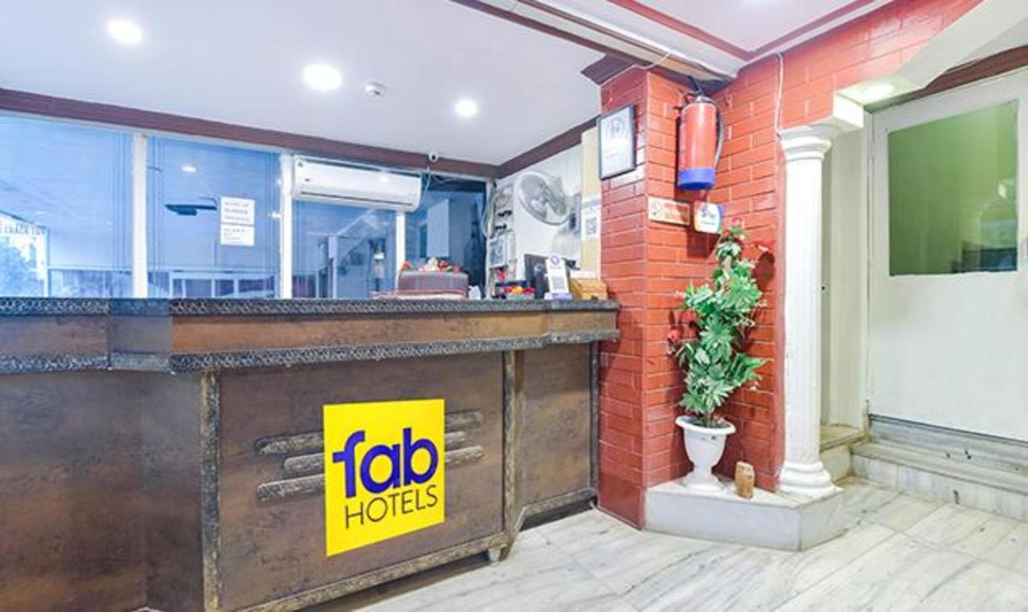 Fabexpress Poonam Palace Hotel 3*