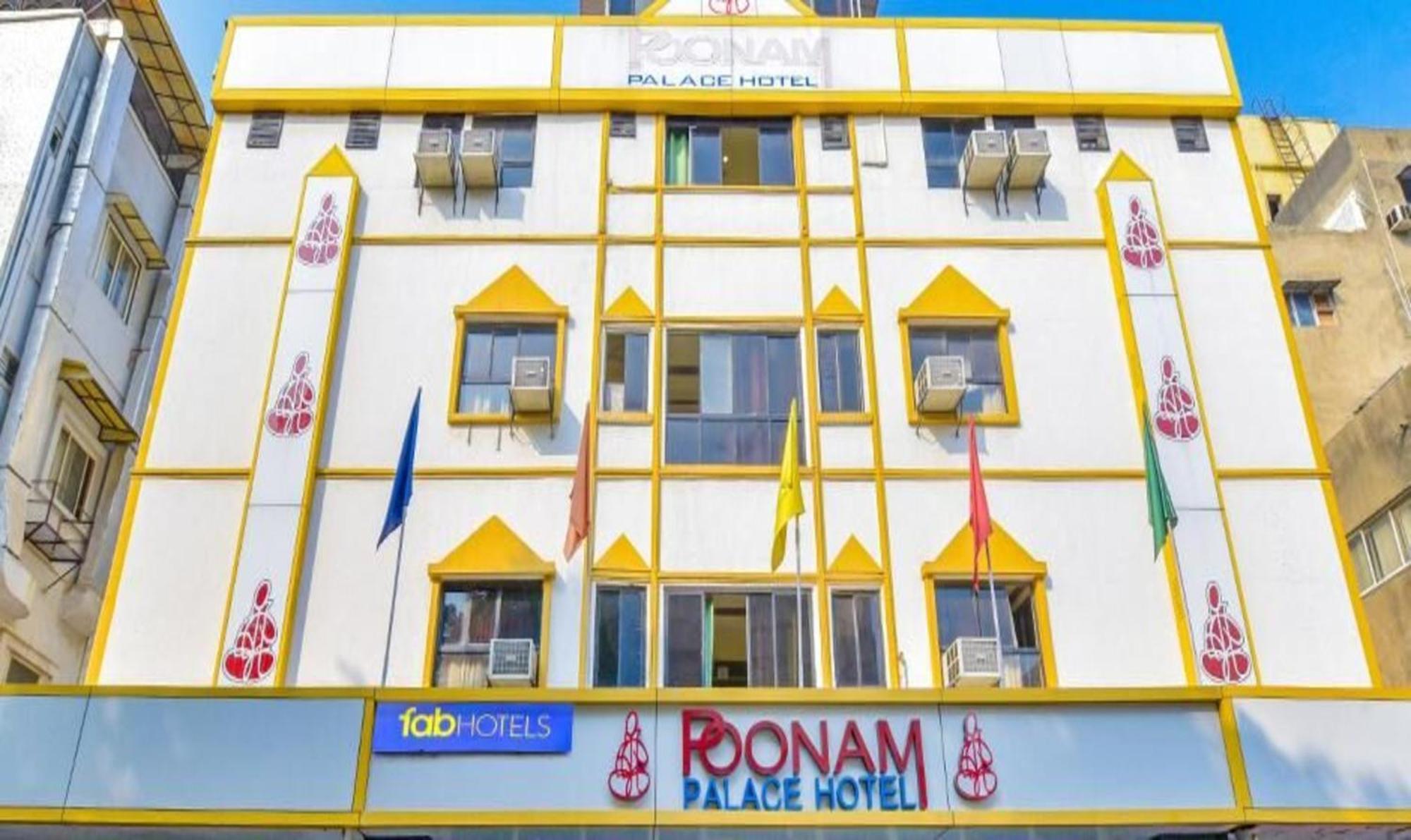 Fabexpress Poonam Palace Hotel 3*