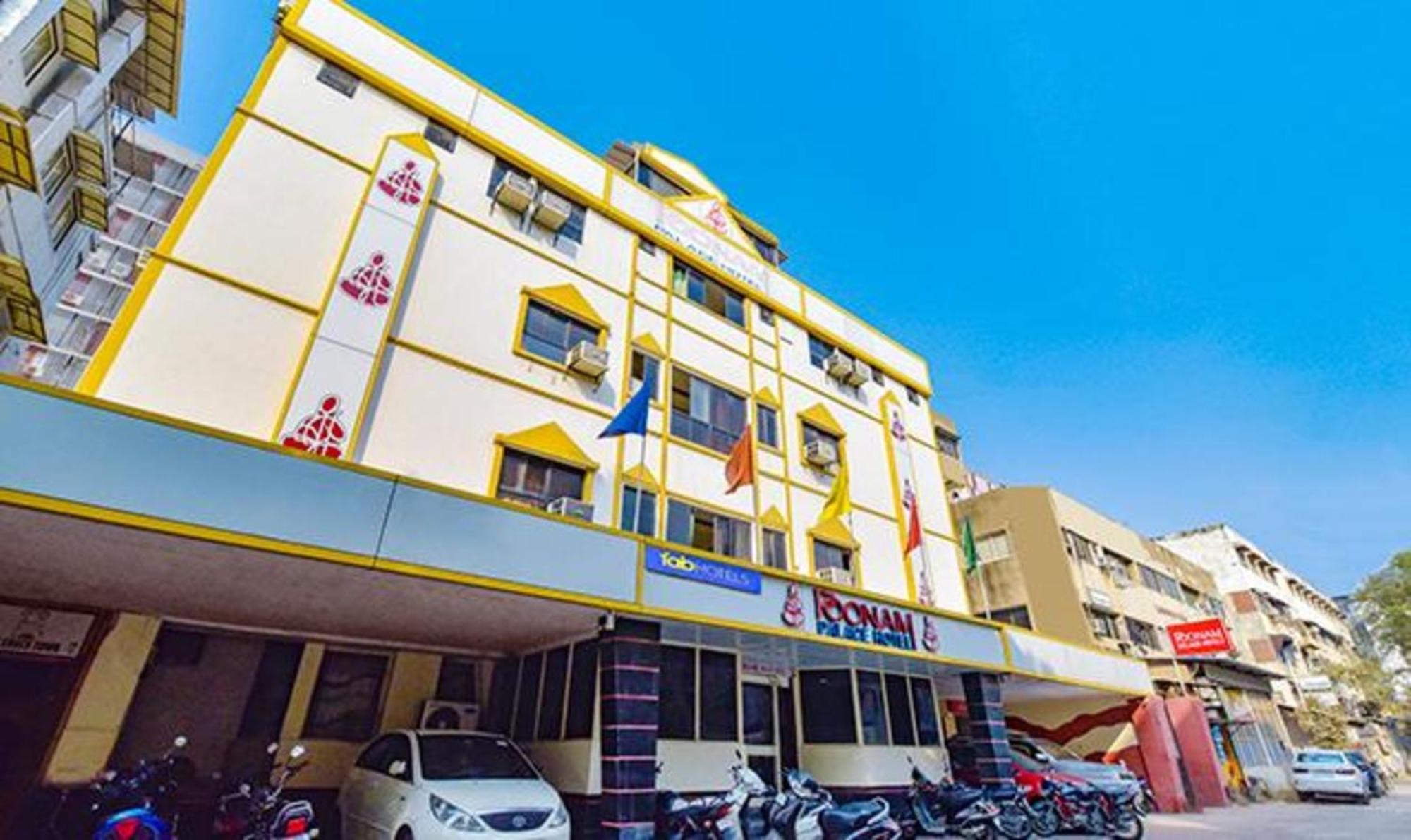 Fabexpress Poonam Palace Hotel