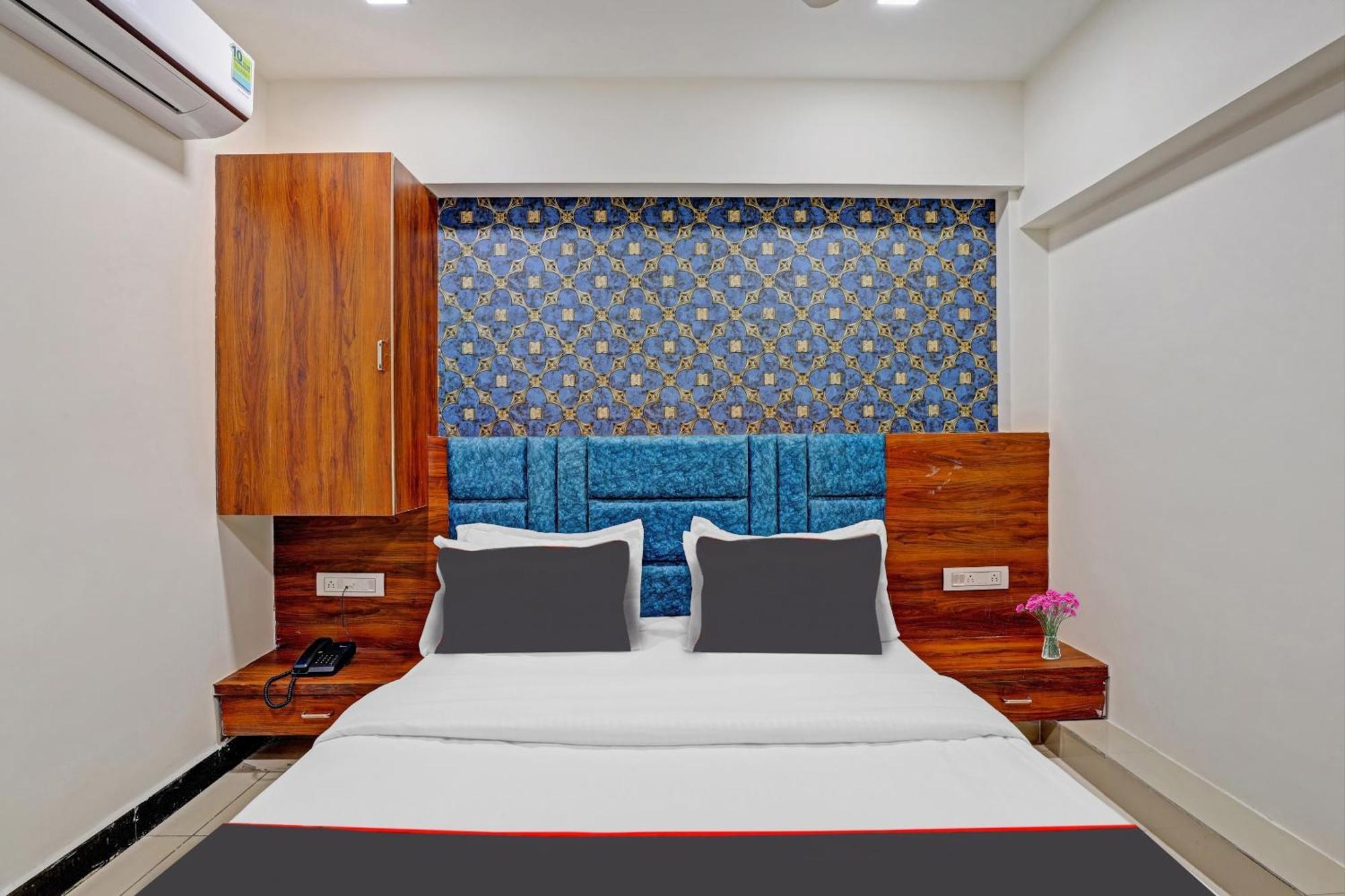 Capital O Bhavya Hotel