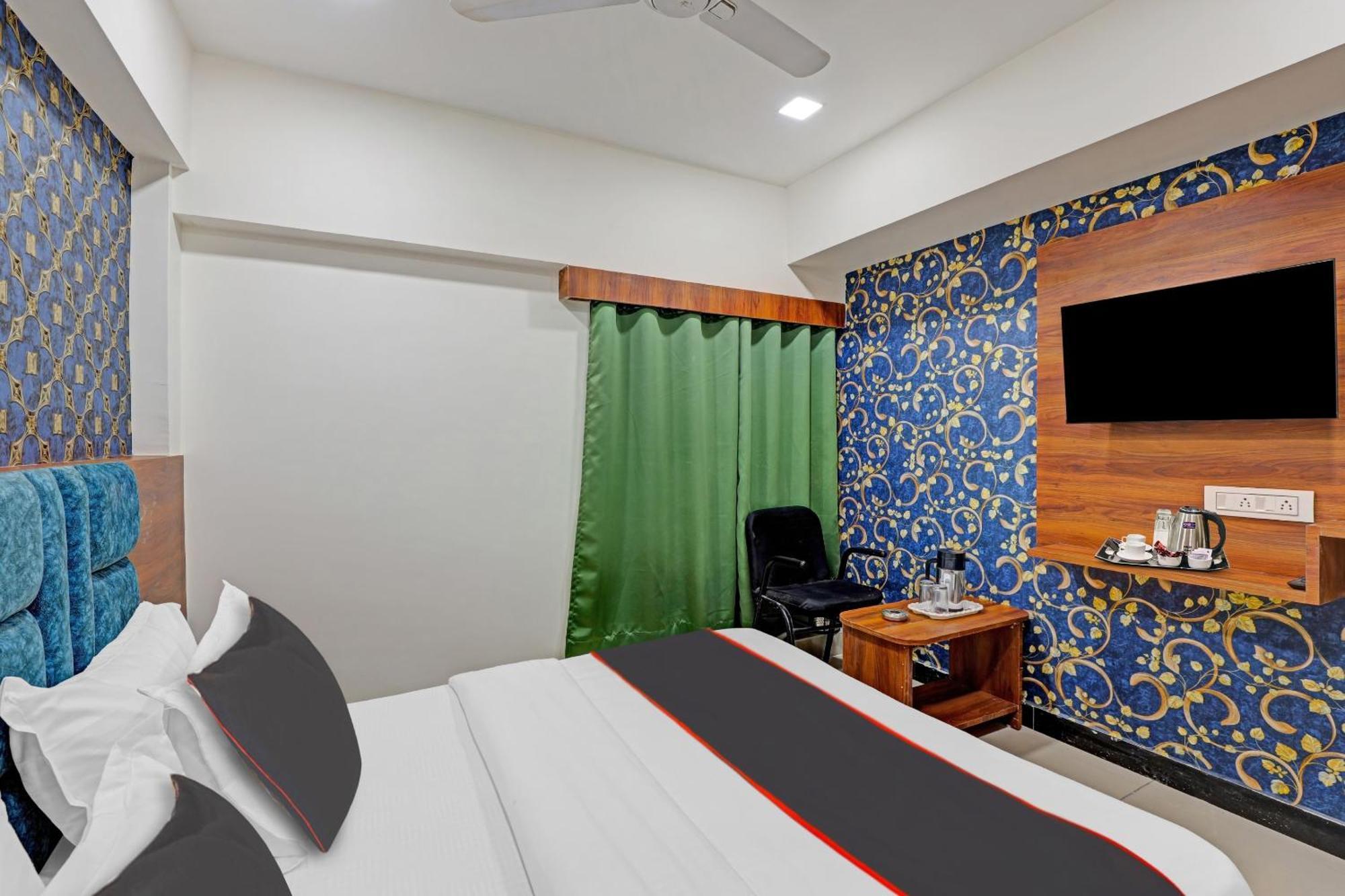 Capital O Bhavya Hotel Ahmedabad