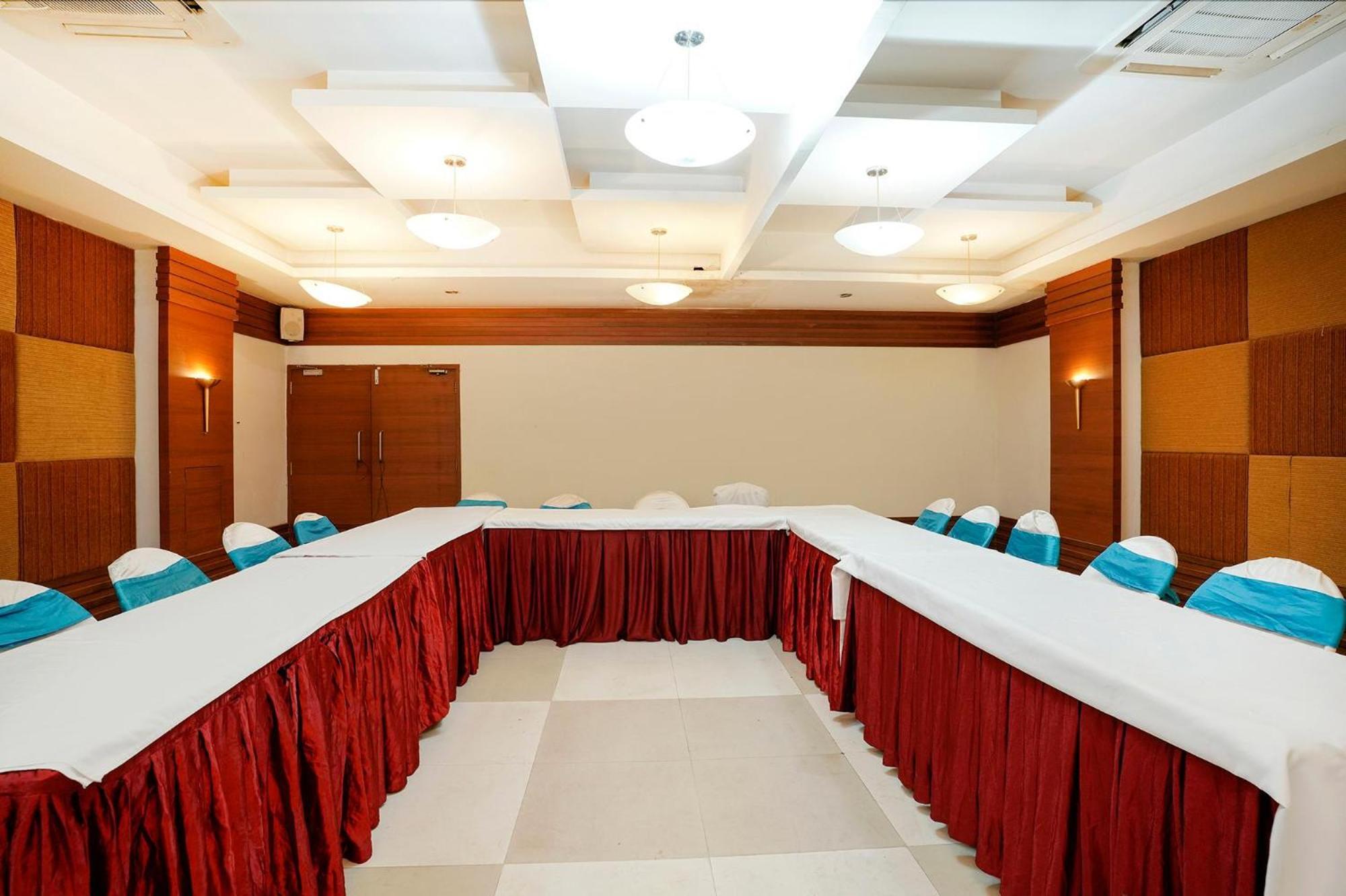 Hotel Fabhotel Cambay Sapphire Ahmedabad