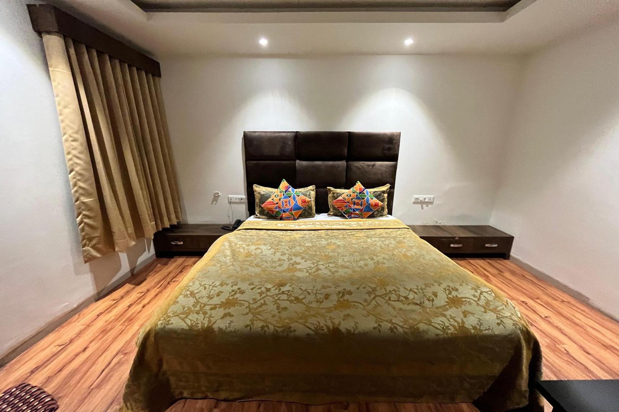 Shailly Hotel Ahmedabad