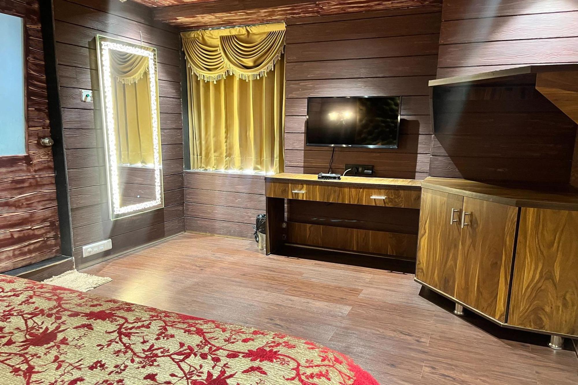 Shailly Hotel