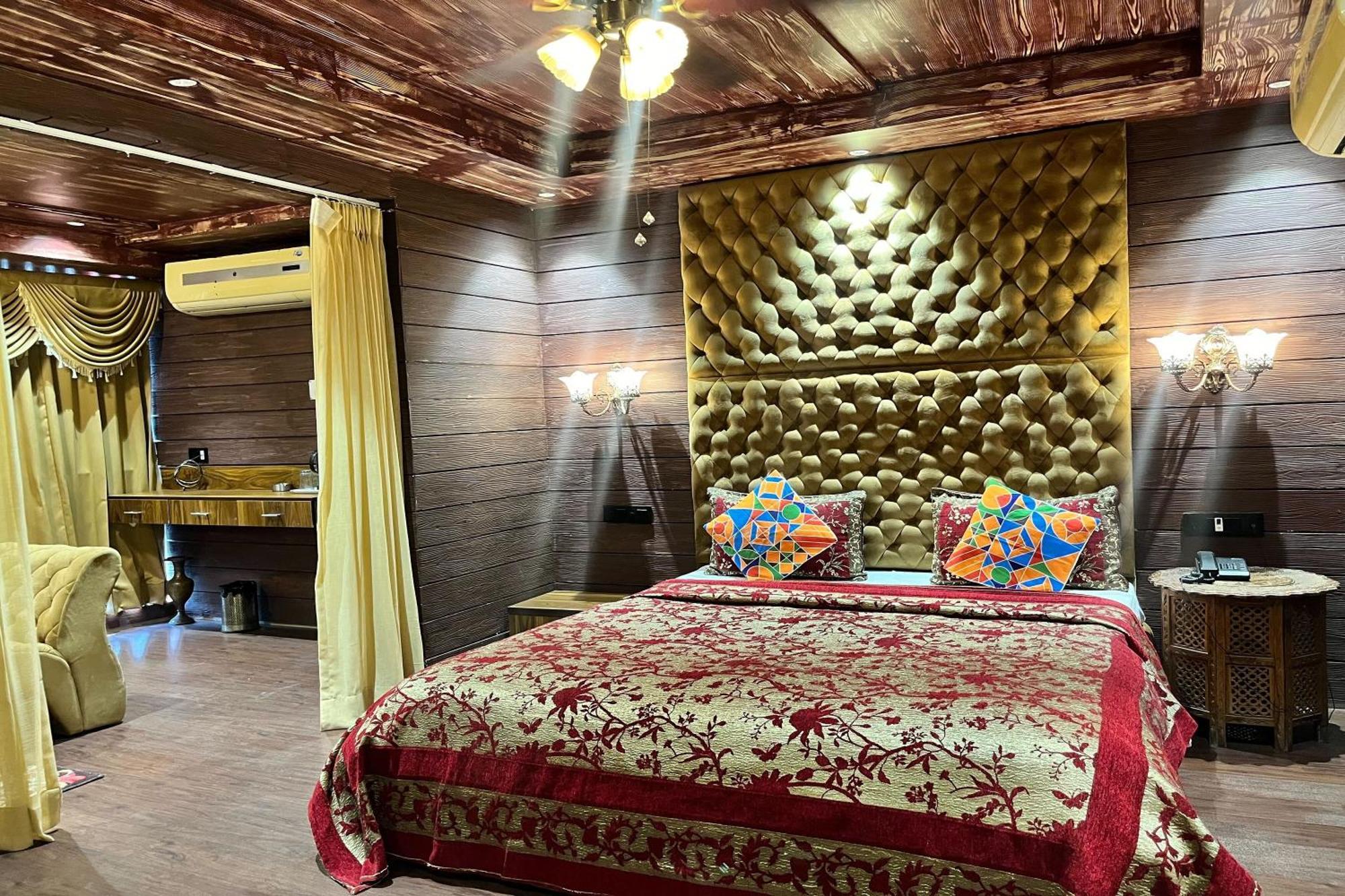 Shailly Hotel Ahmedabad