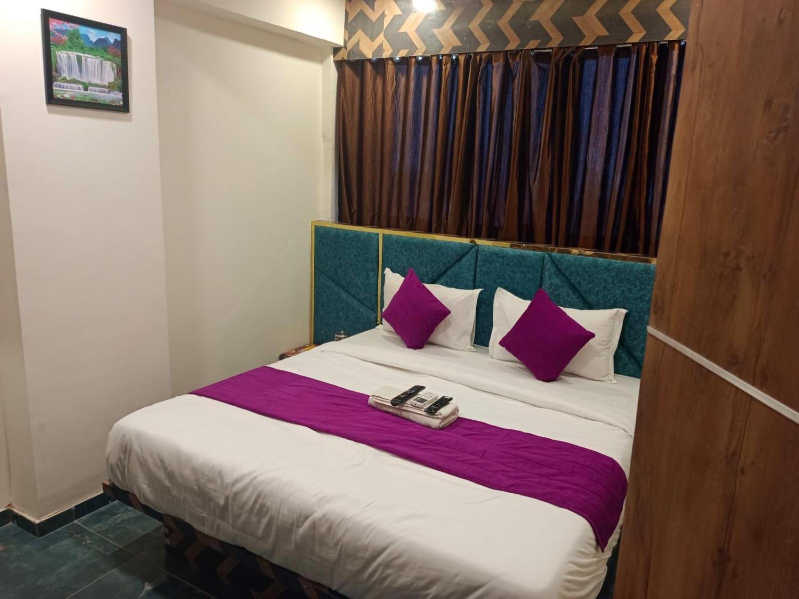 Karnavati Hotel