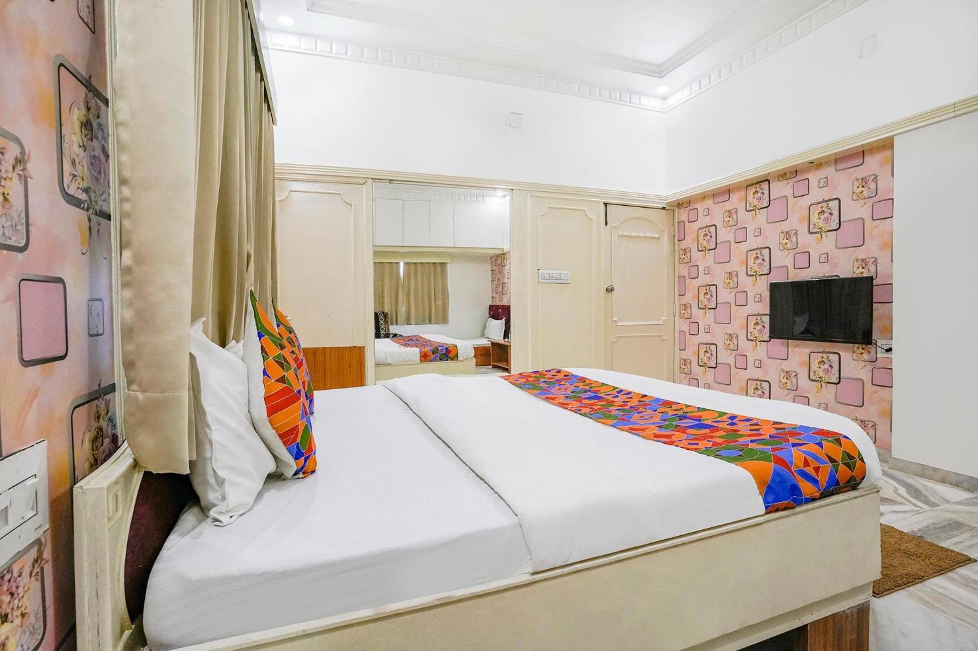 Fabhotel Rest & Peace Hotel Ahmedabad