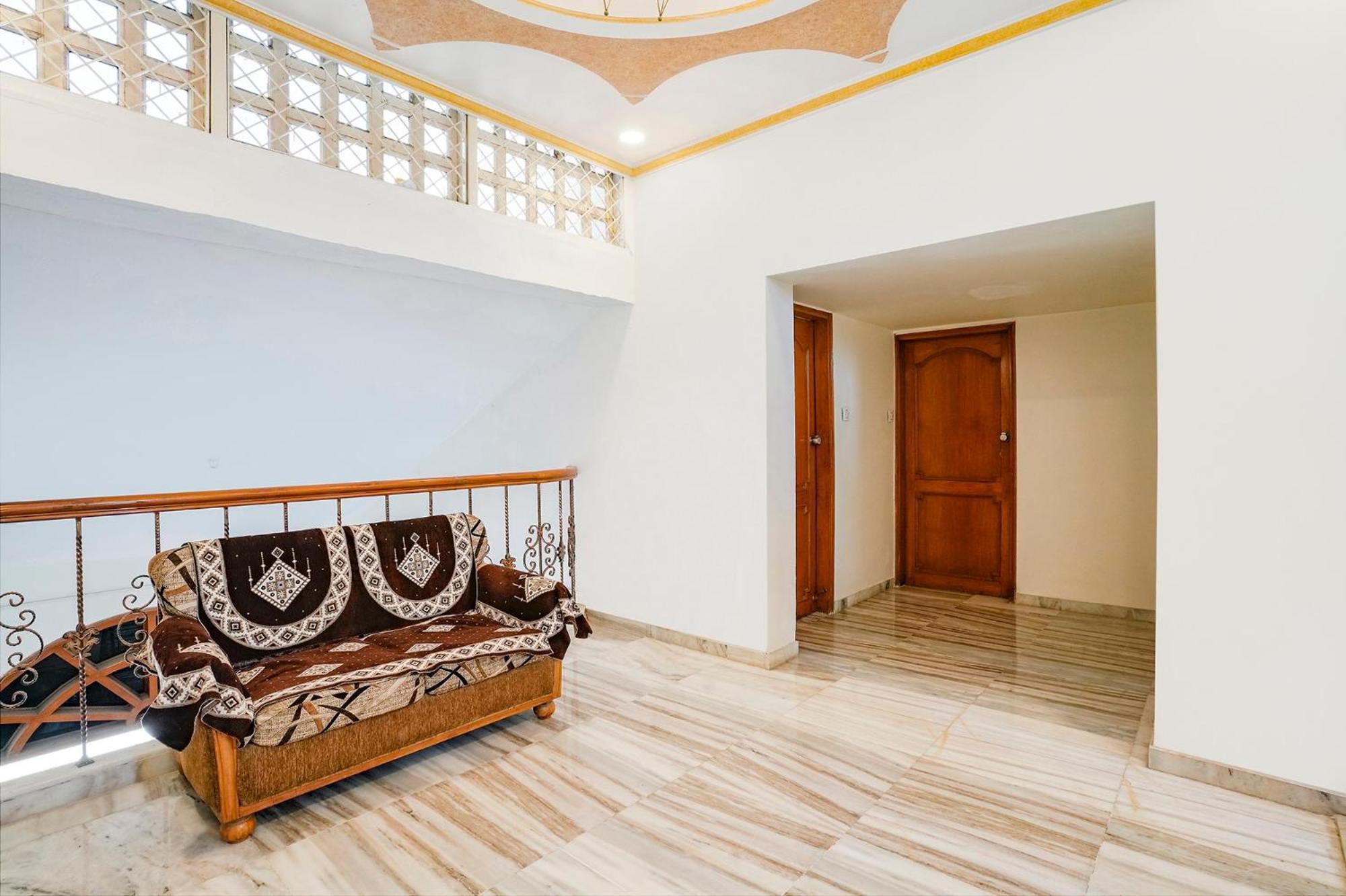 Fabhotel Rest & Peace Hotel Ahmedabad