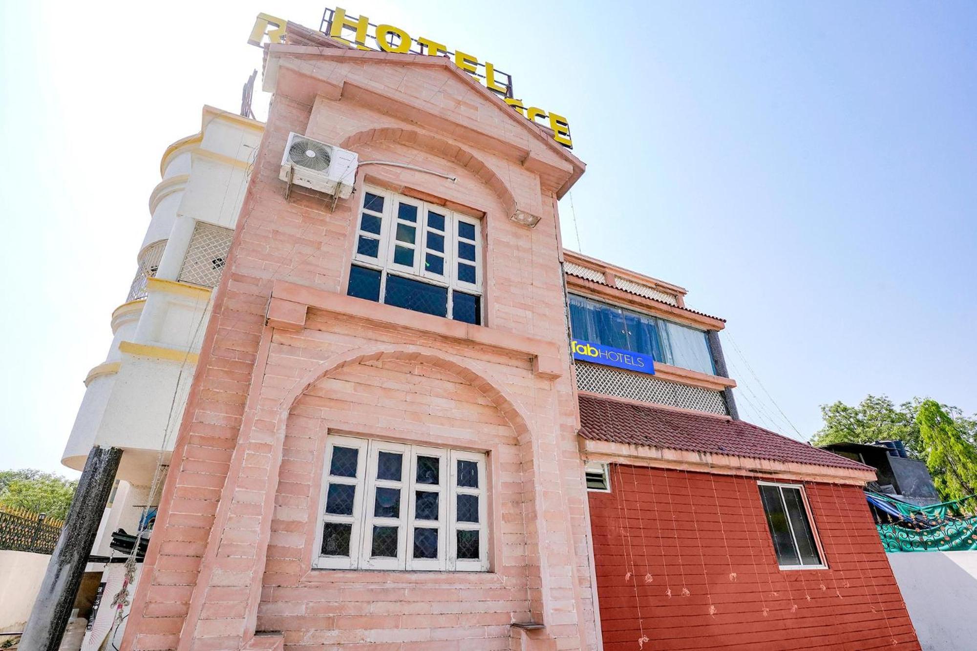 Fabhotel Rest & Peace Hotel 3*