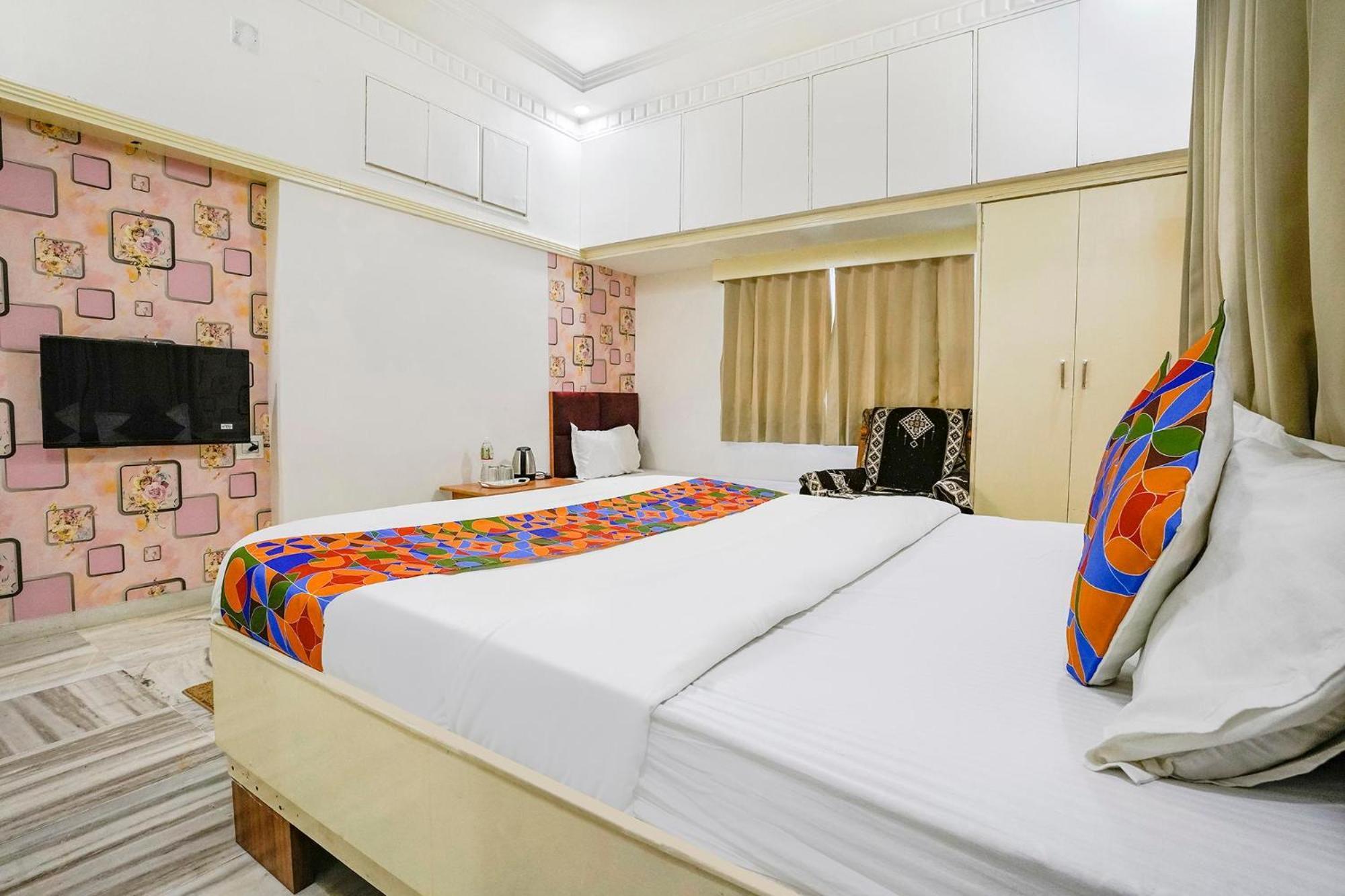 Fabhotel Rest & Peace