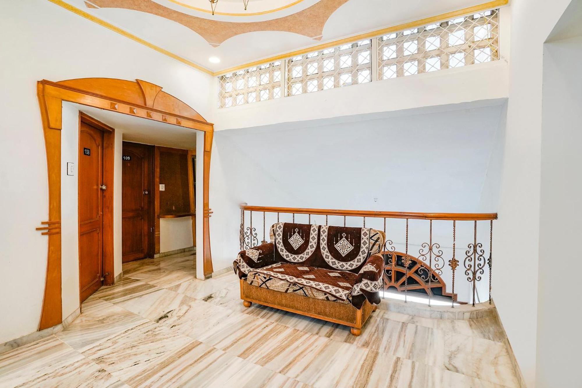 Fabhotel Rest & Peace Hotel 3*