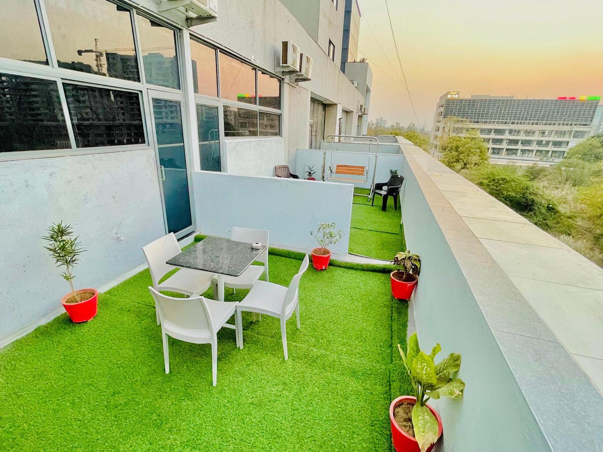 Avenue * Ahmedabad
