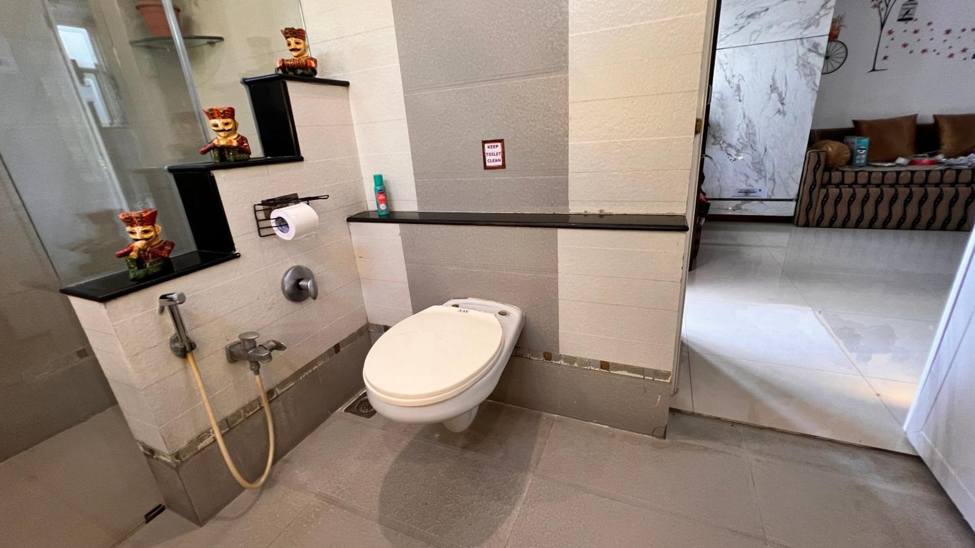 The Homeland Apartment *