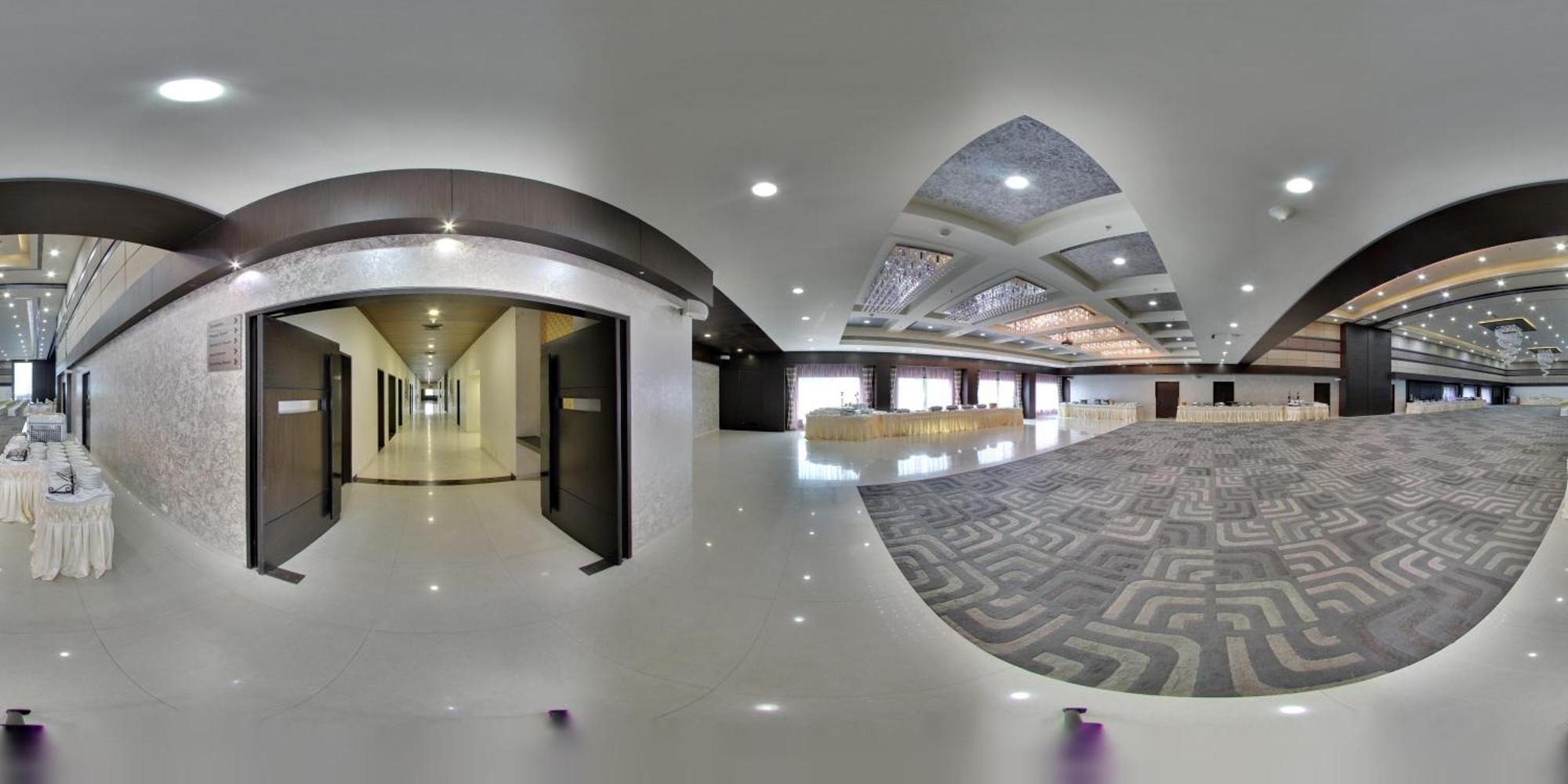 Hotel Narayani Heights, Ahmedabad