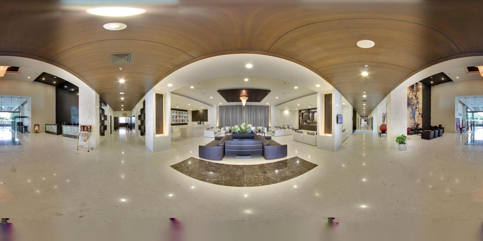 Narayani Heights, Hotel 4*