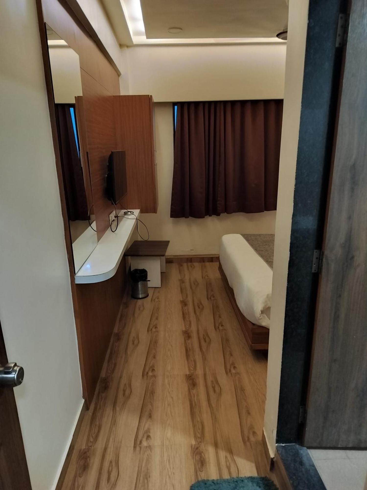 Hotel Rj Residency Ahmedabad
