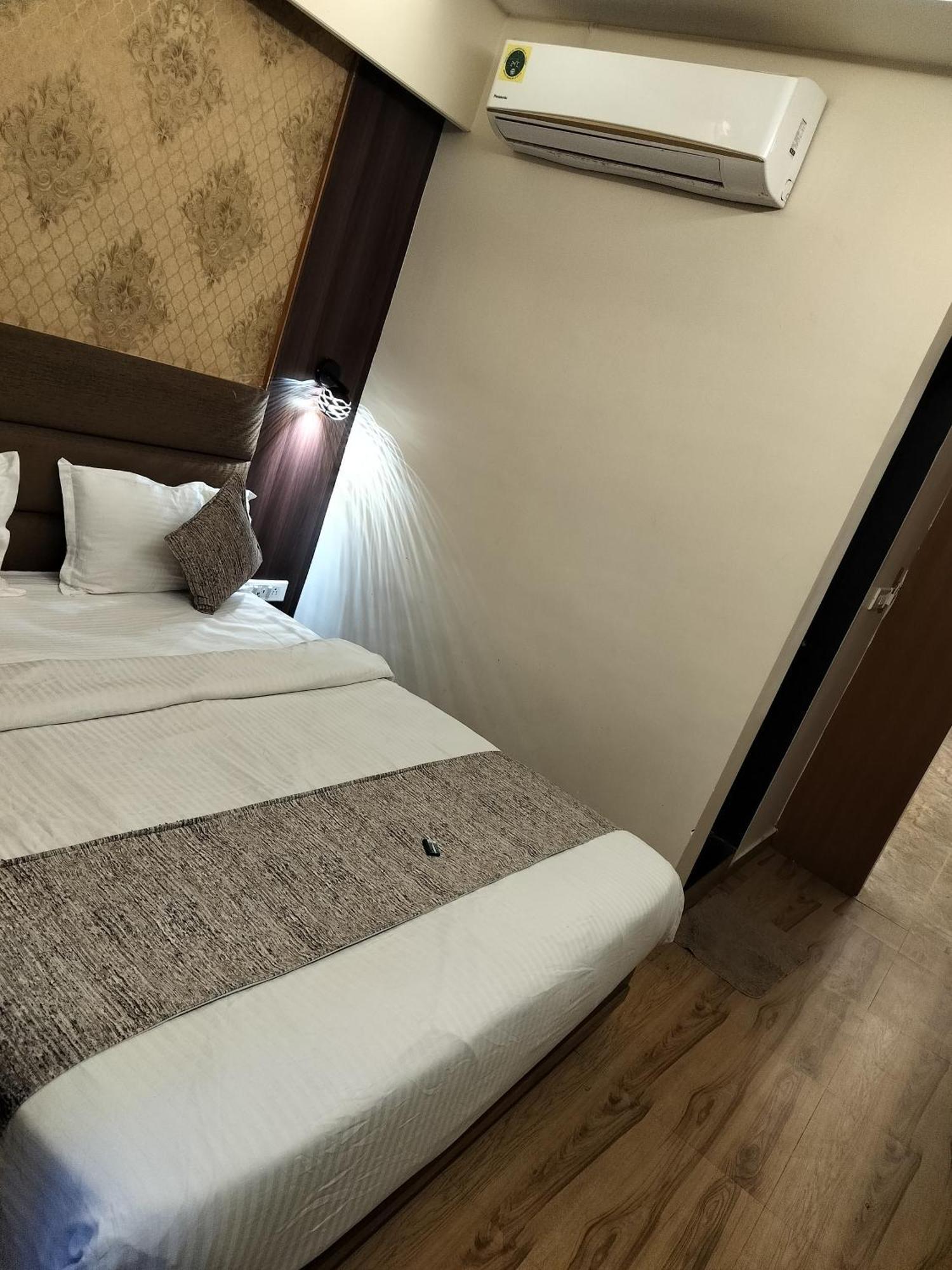 Hotel Rj Residency Ahmedabad
