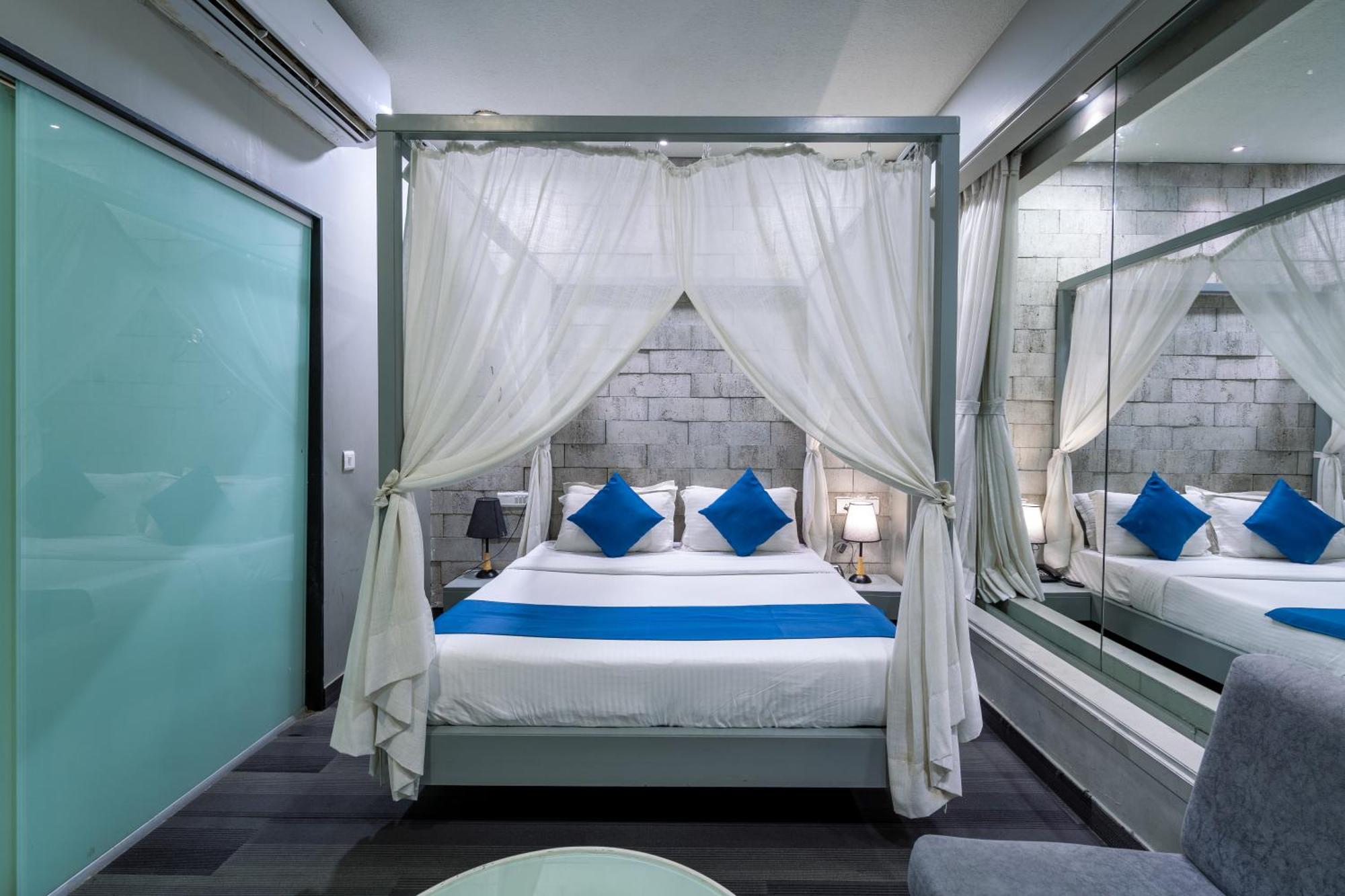 Hotel Tribecca Select, Ahmedabad