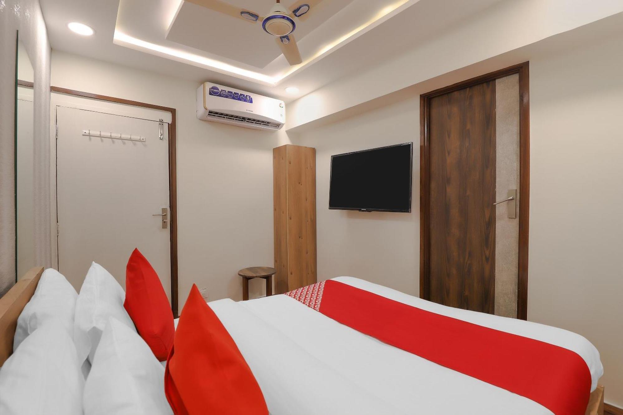 Oyo Shree Niwas Hotel Ahmedabad