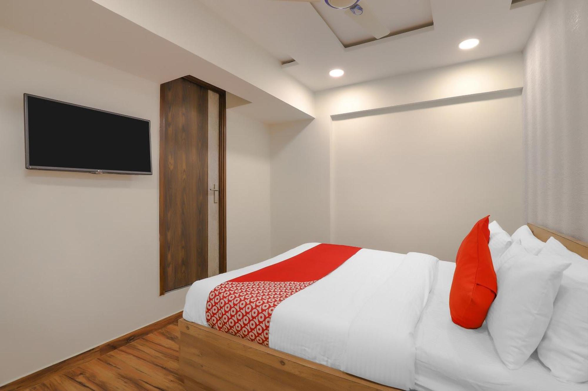 Hotel Oyo Shree Niwas 3*