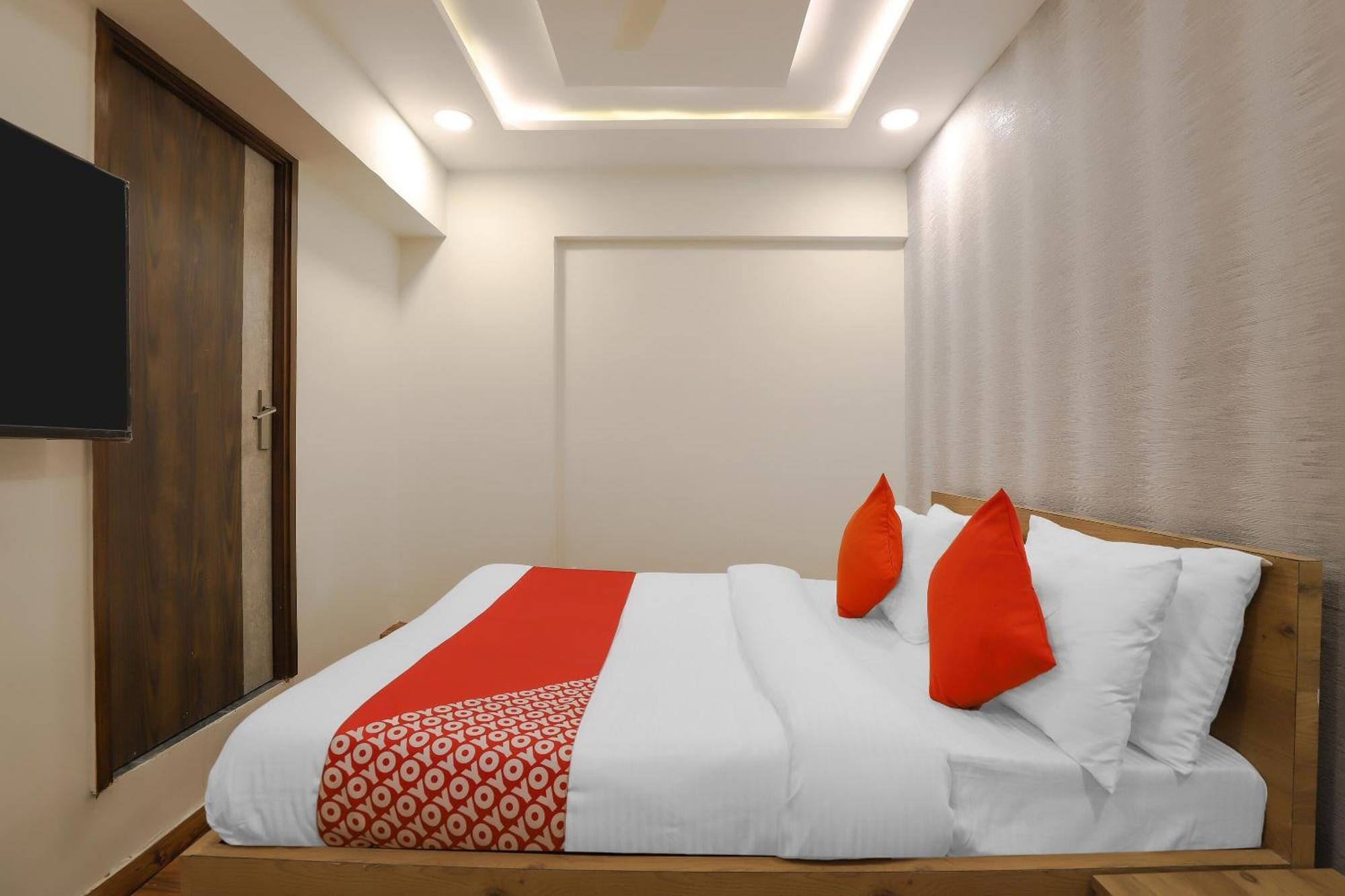 Oyo Shree Niwas Hotel Ahmedabad