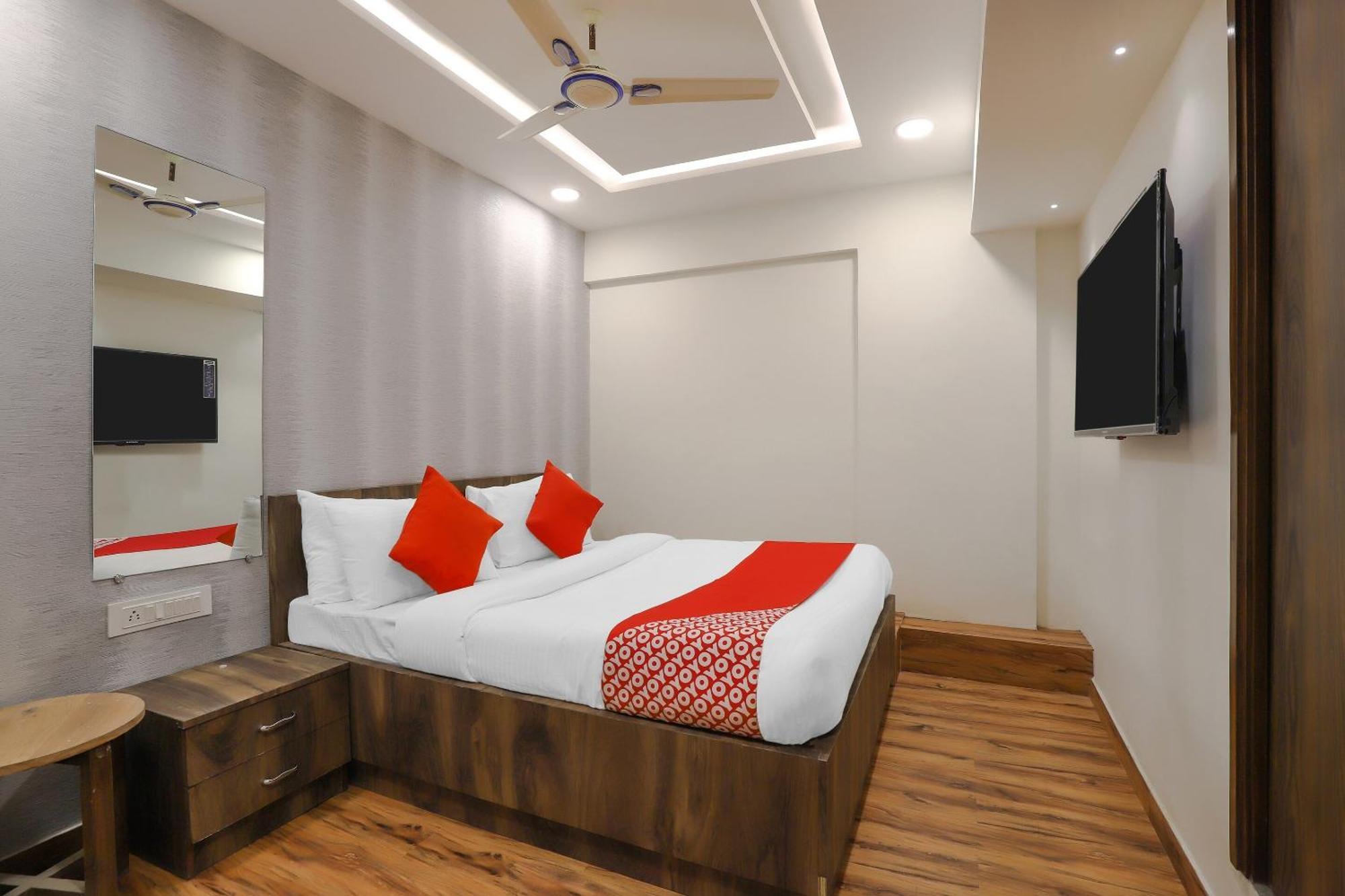 Oyo Shree Niwas Ahmedabad
