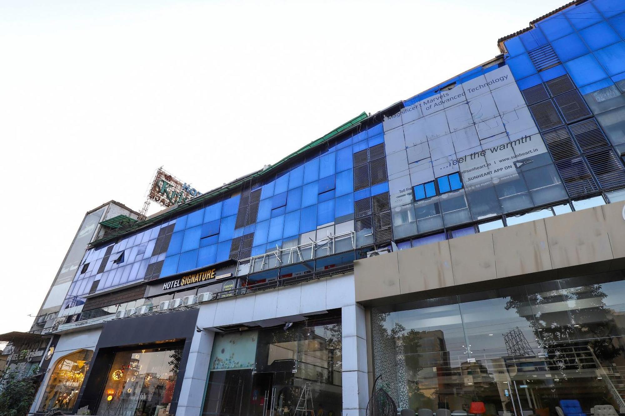 Oyo Shree Niwas Hotel 3*