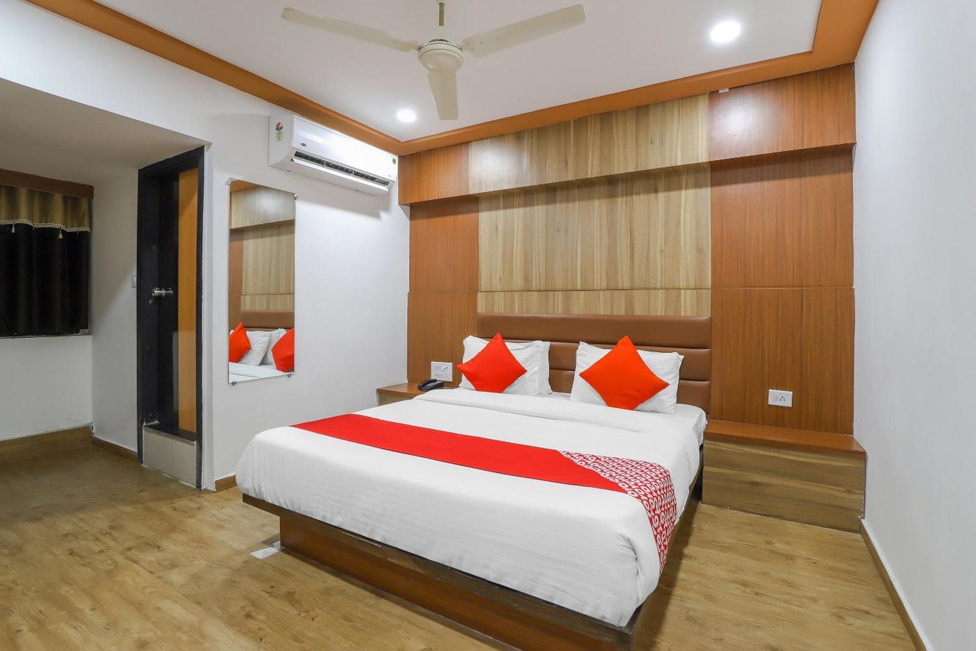 Hotel Oyo Shree Niwas 3*
