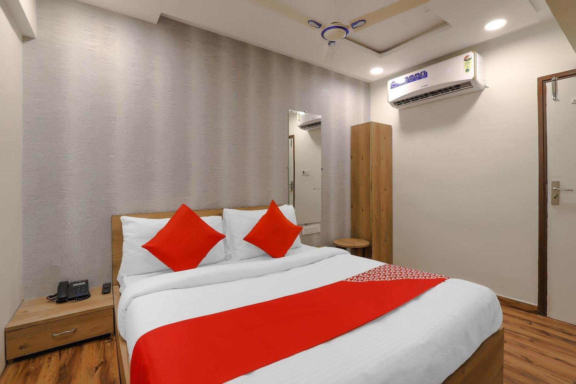 Hotel Oyo Shree Niwas