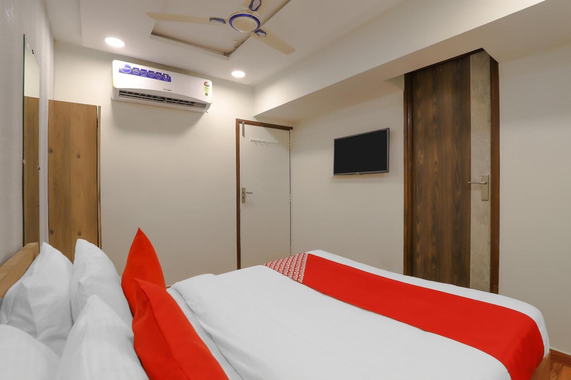 Hotel Oyo Shree Niwas