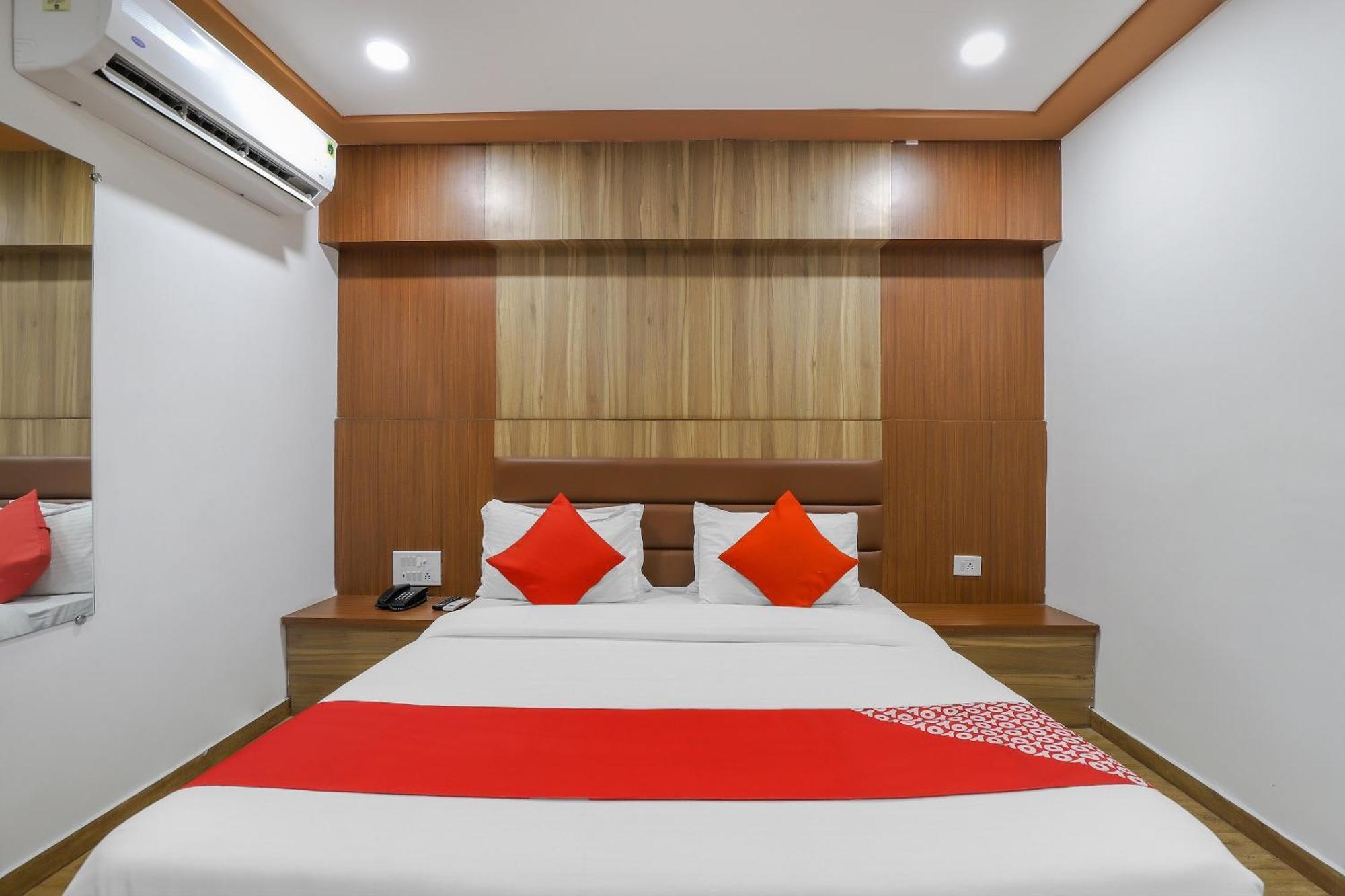 Hotel Oyo Shree Niwas 3*
