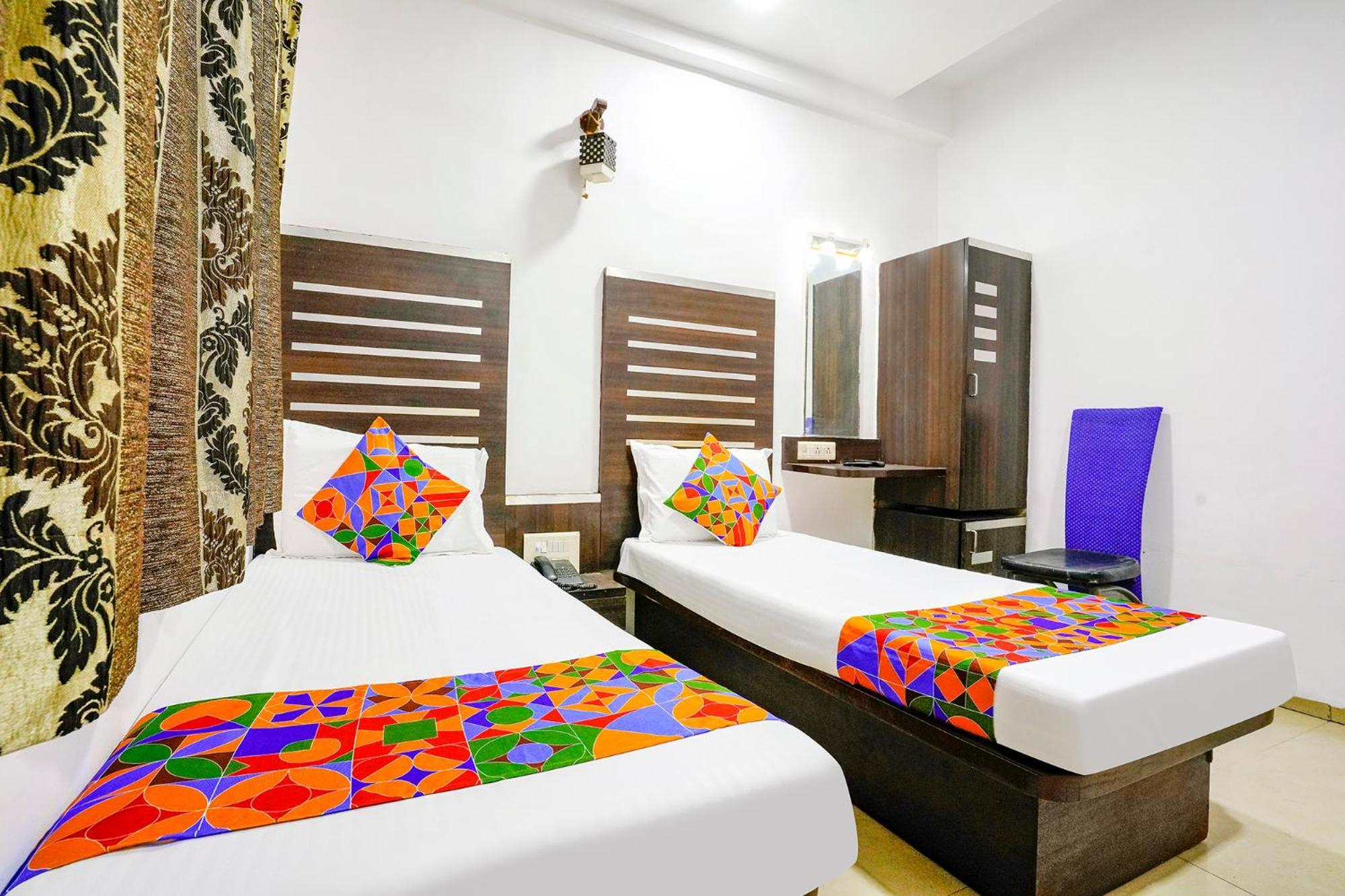 Fabhotel Santro Hotel *