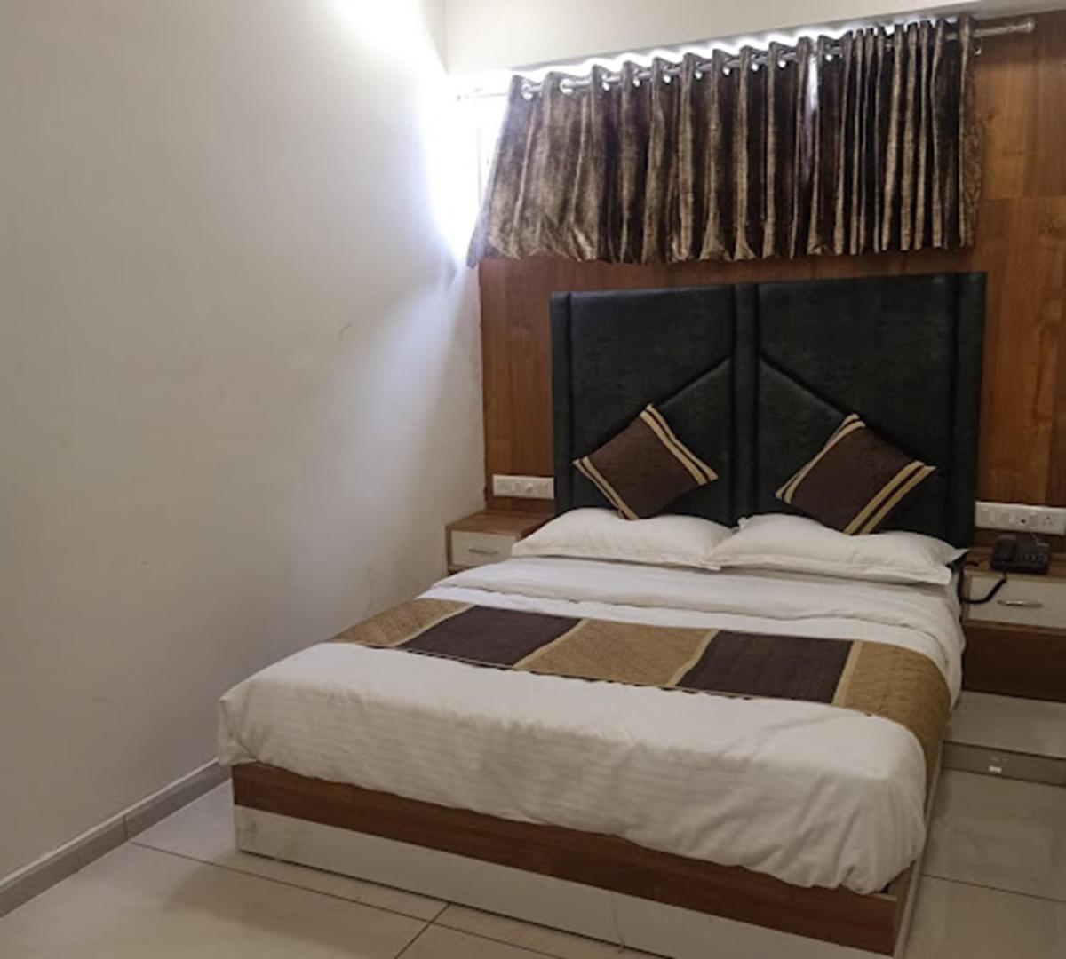 Hotel Galaxy Ahmedabad
