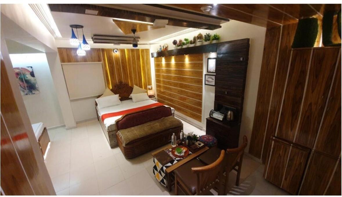 Love hotel Krishna 2*