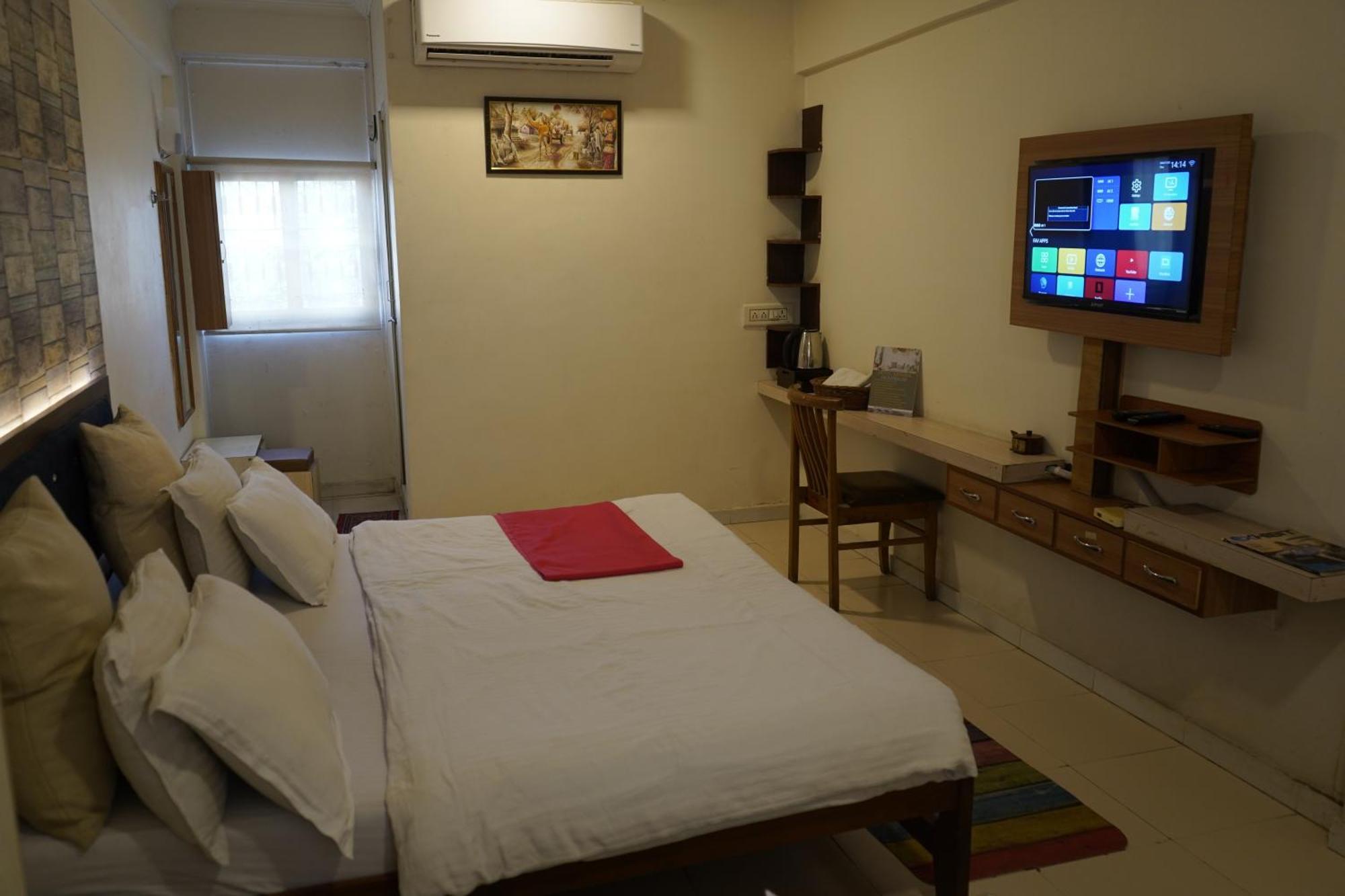 Krishna Love hotel