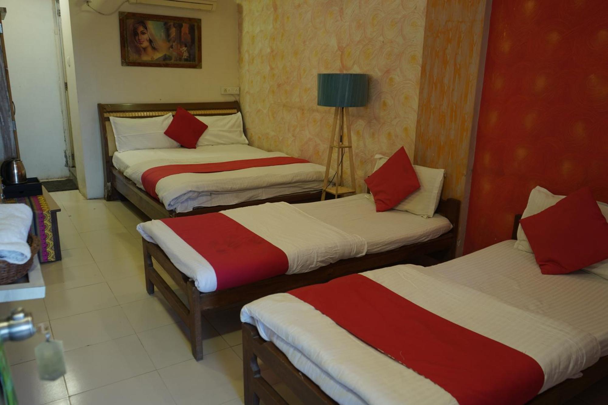Krishna Love hotel 2*