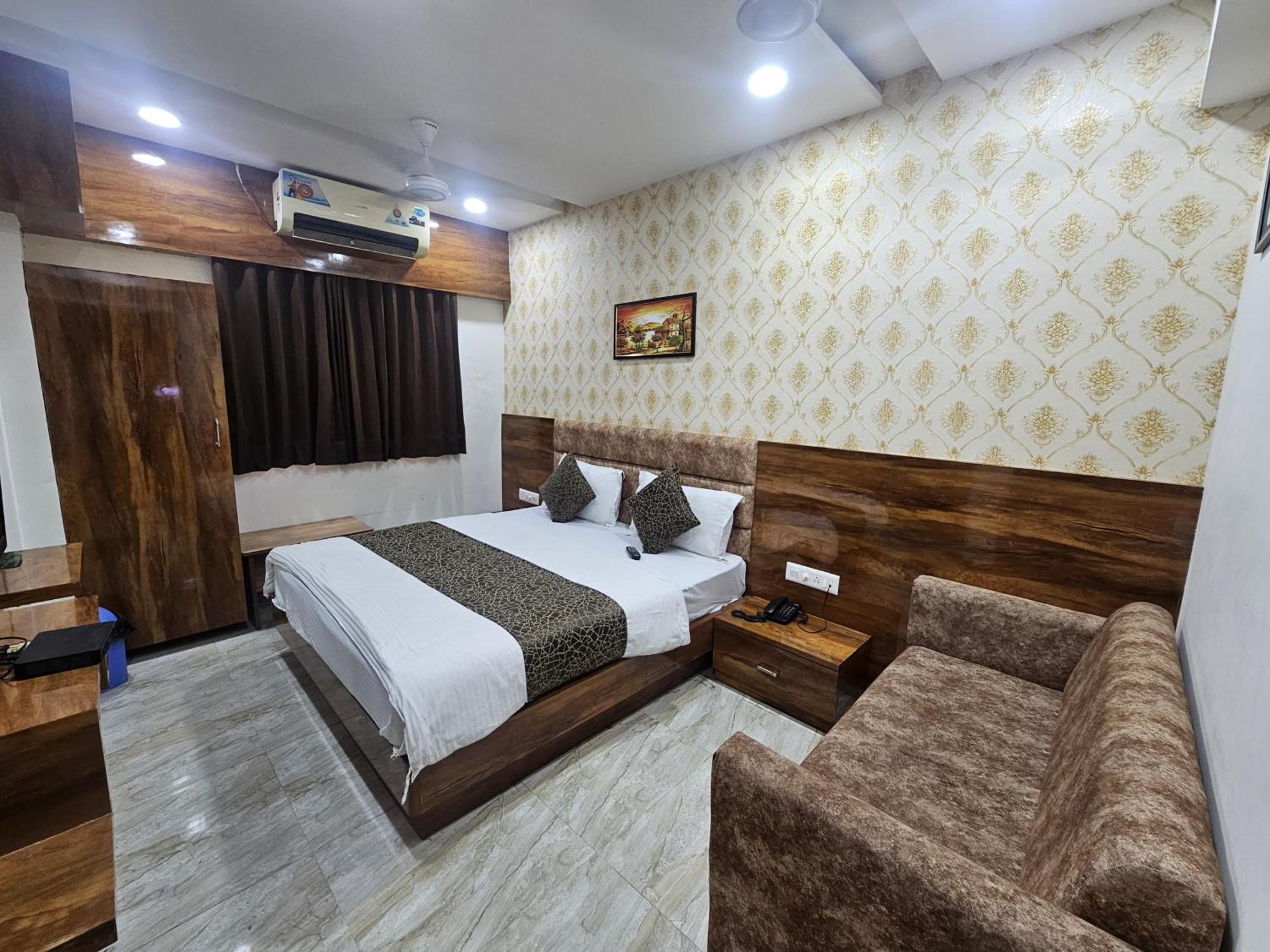Bhagya Hotel 3*